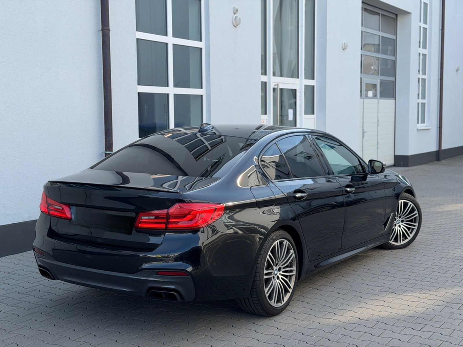 BMW M550 i xDrive M Sport *SOFT-CLOSE*MEMO*SOUND* foto 3