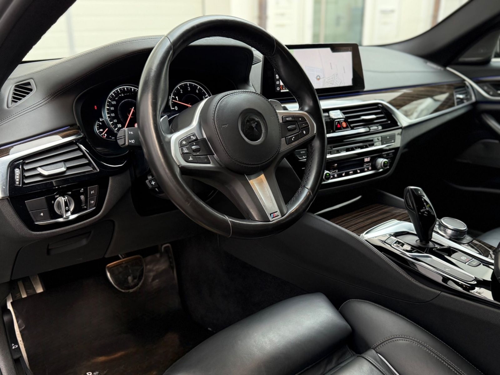BMW M550 i xDrive M Sport *SOFT-CLOSE*MEMO*SOUND* foto 6