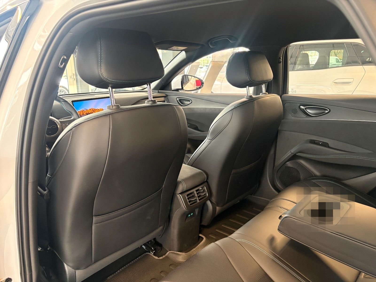 BYD Seal 6 135 kW 1.5 PHEV DM-i Boost foto 15