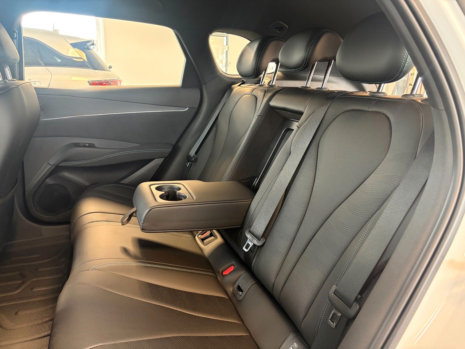 BYD Seal 6 135 kW 1.5 PHEV DM-i Boost foto 17