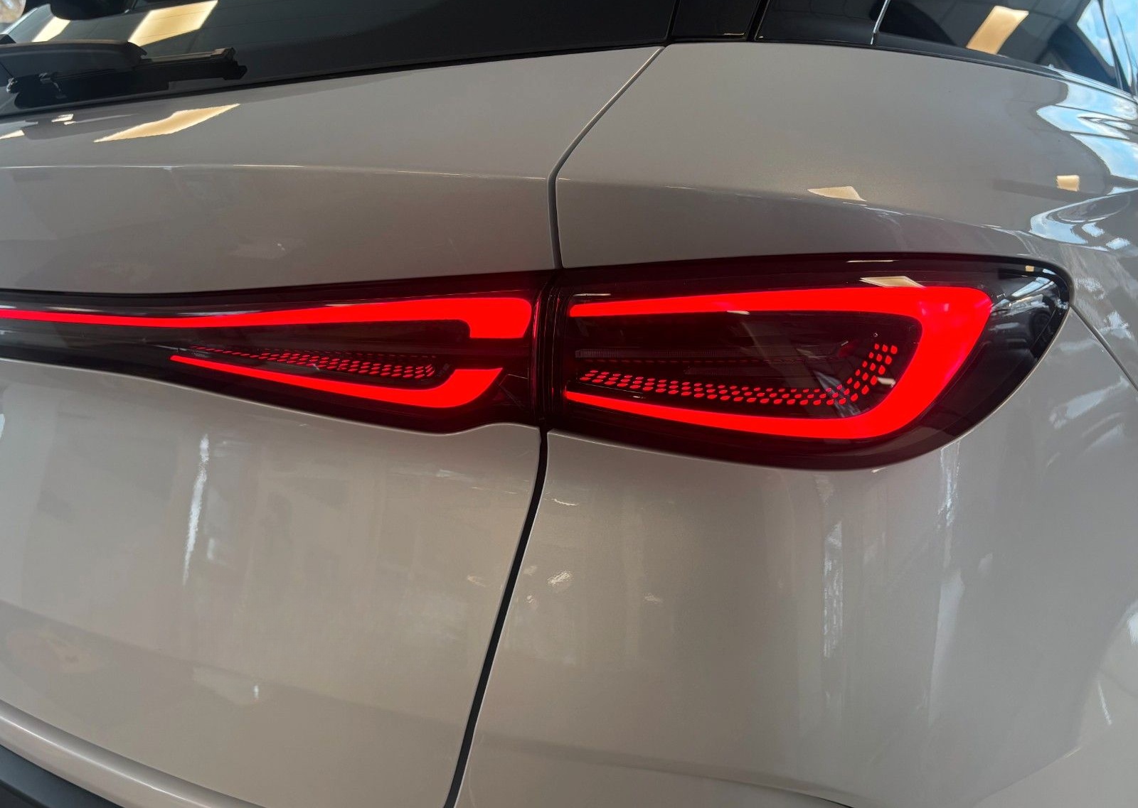 BYD Seal 6 135 kW 1.5 PHEV DM-i Boost foto 19