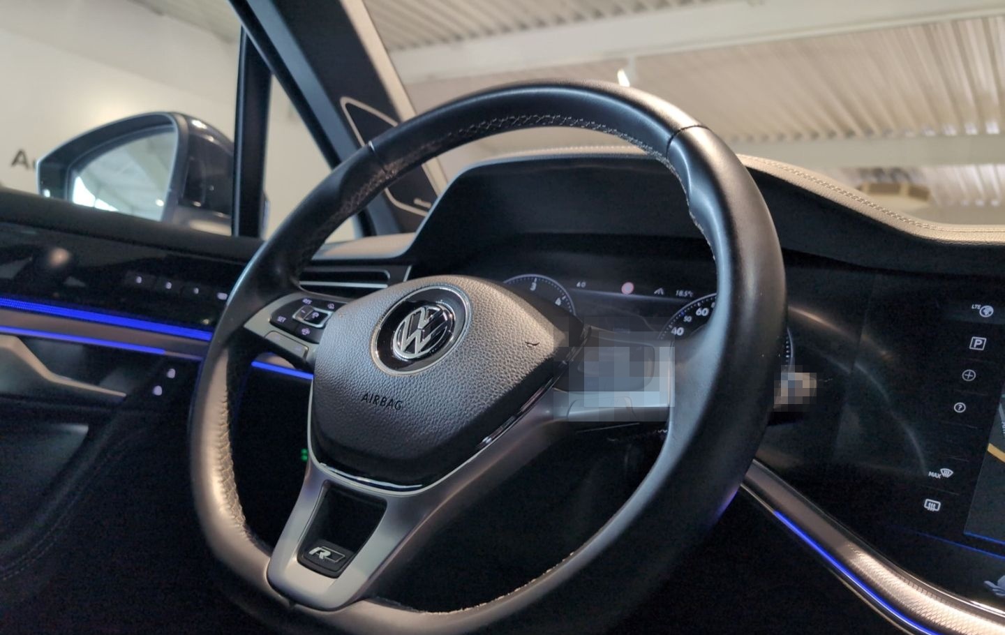 Volkswagen Touareg 3,0 TDI V6 4Motion R-Line DYNAUDIO+AHK foto 12