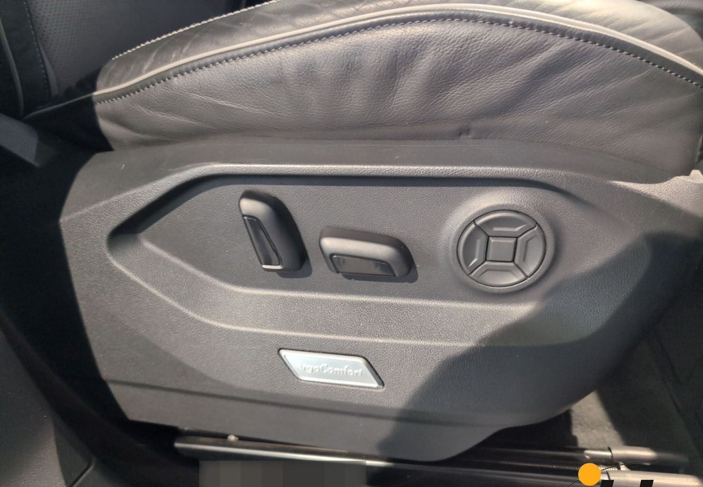 Volkswagen Touareg 3,0 TDI V6 4Motion R-Line DYNAUDIO+AHK foto 15