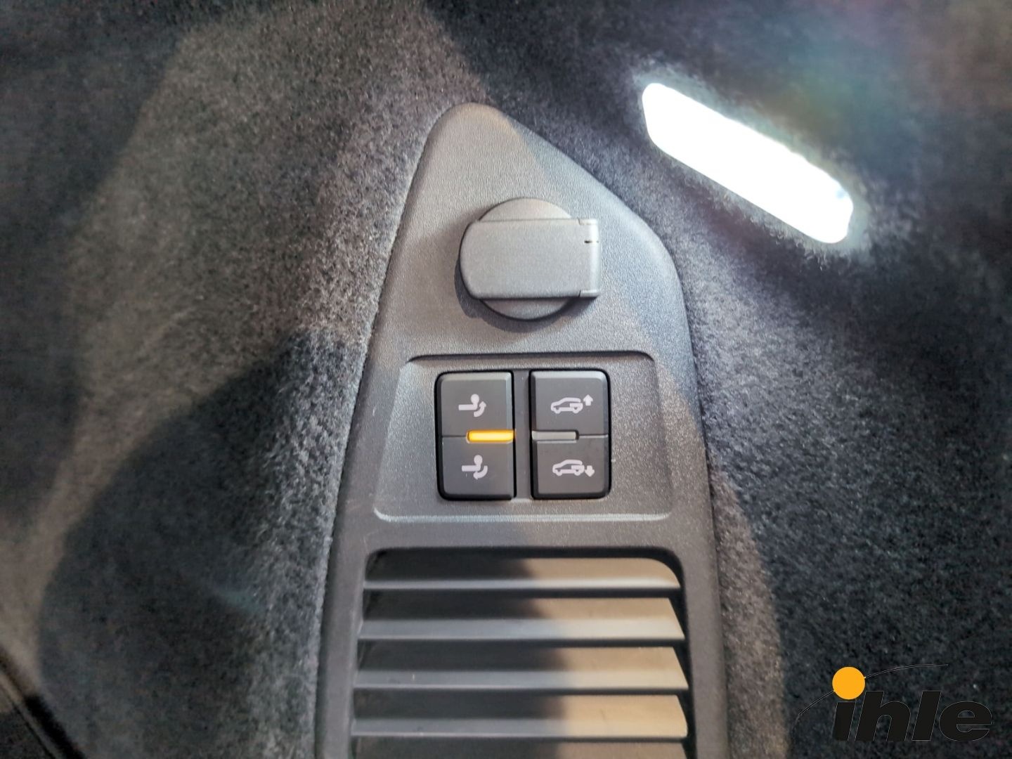 Volkswagen Touareg 3,0 TDI V6 4Motion R-Line DYNAUDIO+AHK foto 21