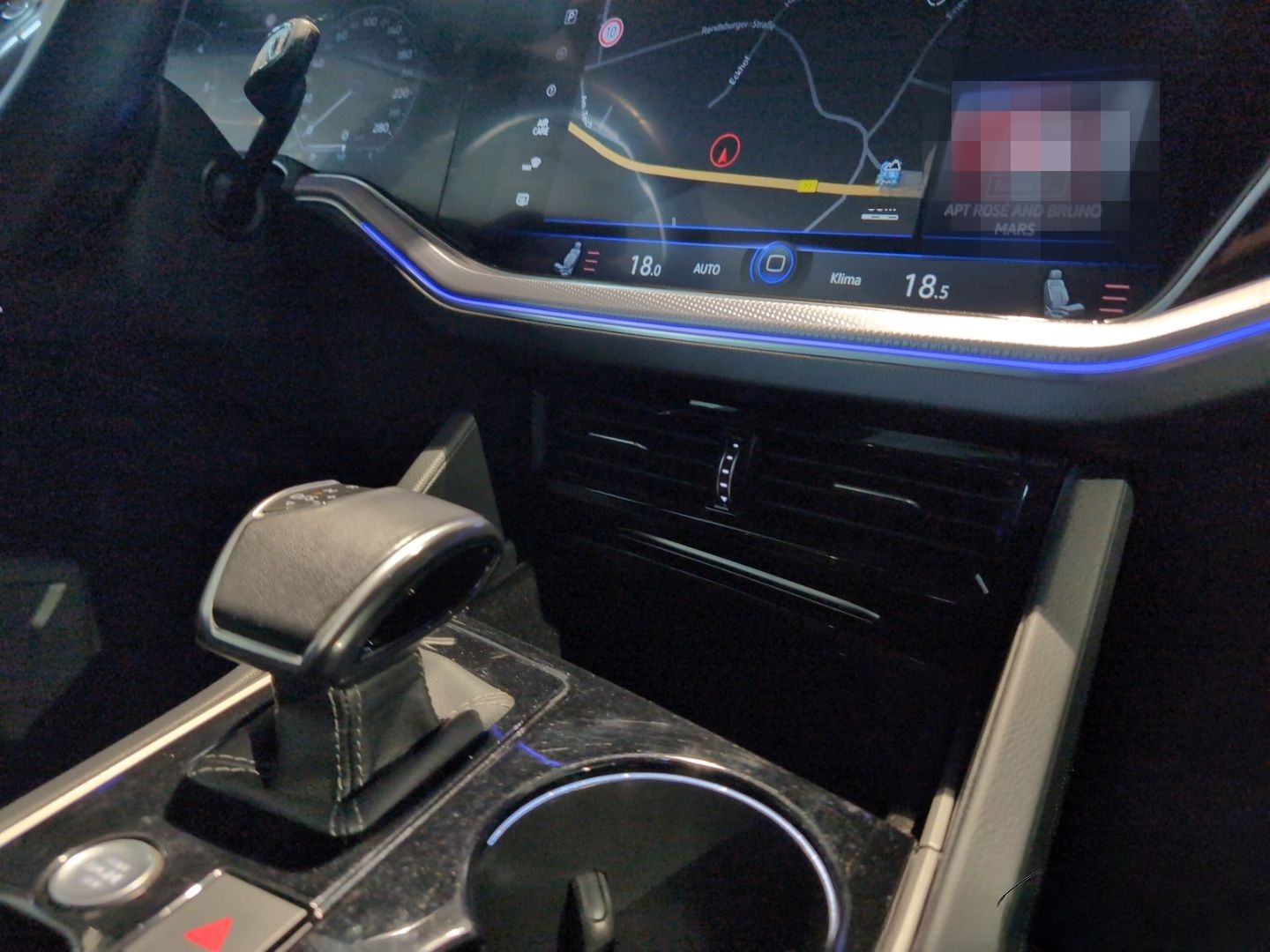 Volkswagen Touareg 3,0 TDI V6 4Motion R-Line DYNAUDIO+AHK foto 7