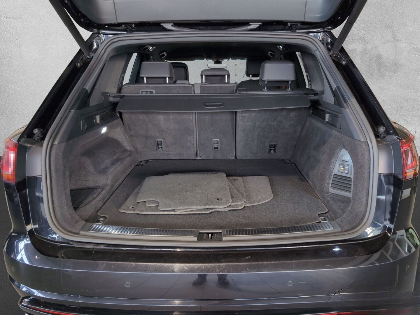 Volkswagen Touareg 3,0 TDI V6 4Motion R-Line DYNAUDIO+AHK foto 10