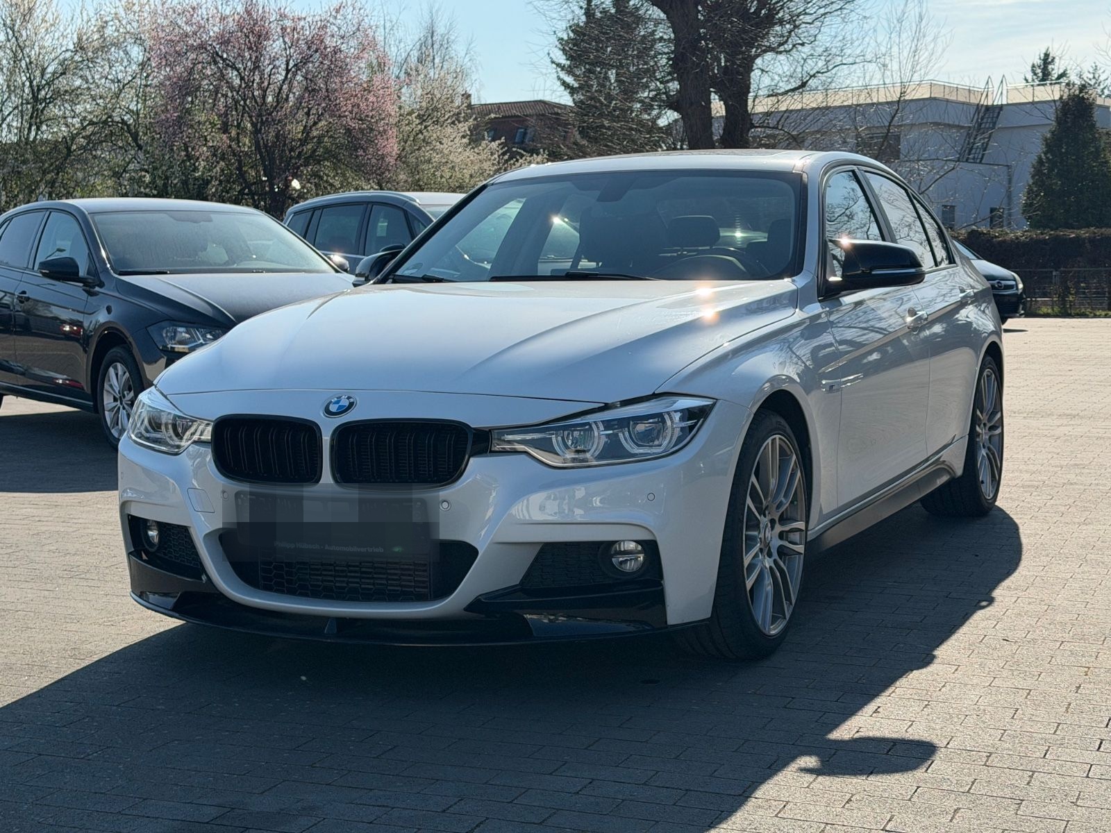 BMW 320i Sport M-Paket LED DKG Weiß-Perl. Leder foto 3