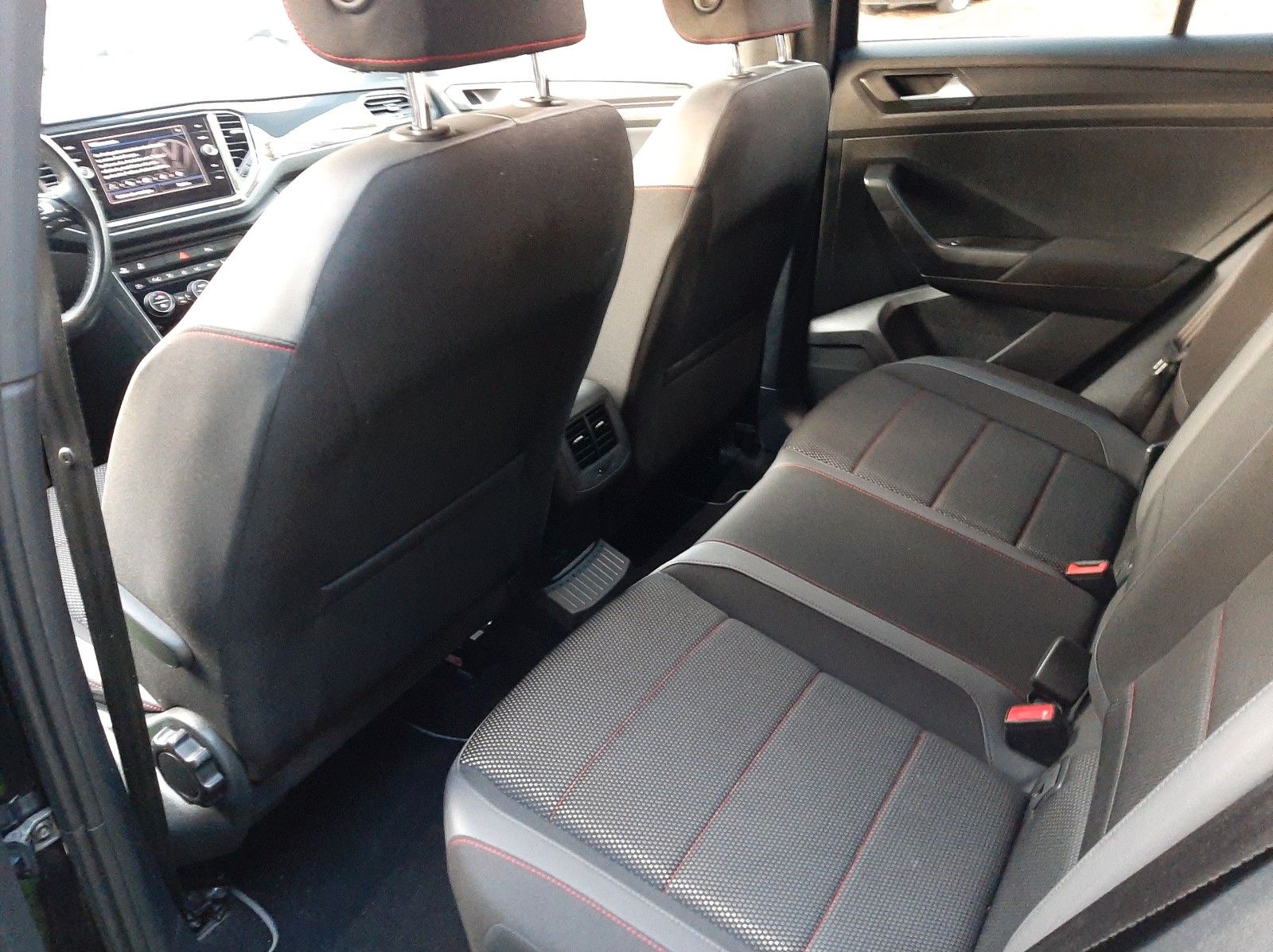 Volkswagen T-Roc Sport foto 2