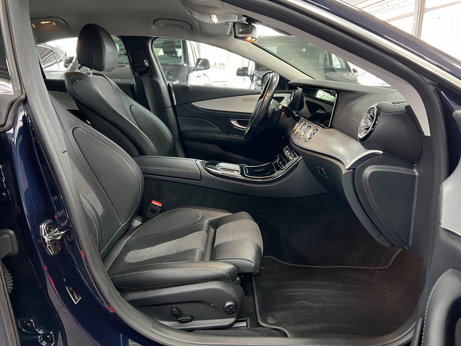 Mercedes-Benz CLS 400 d 4M Avantgarde Widescreen+Park360°+AHK. foto 16