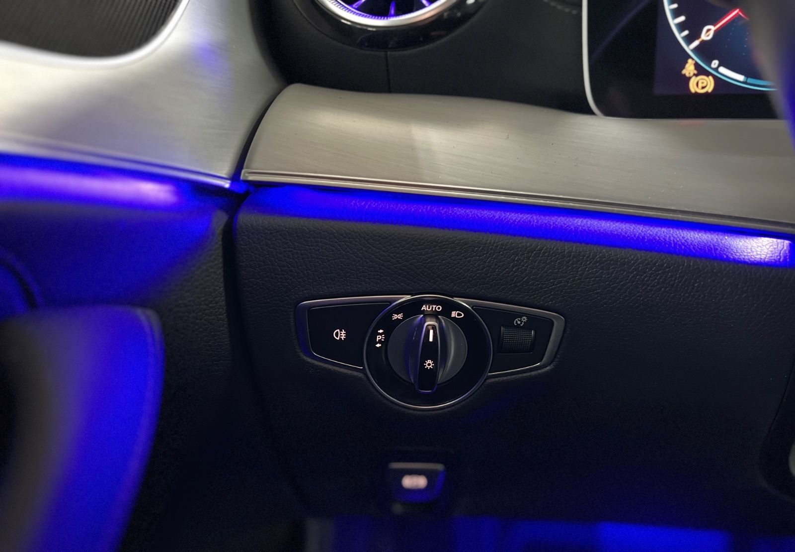 Mercedes-Benz CLS 400 d 4M Avantgarde Widescreen+Park360°+AHK. foto 24