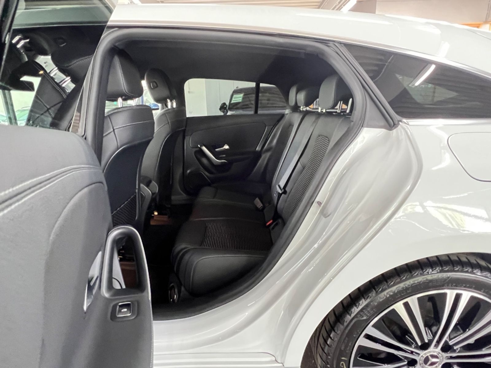 Mercedes-Benz CLA 200d Shooting Brake Progressive SUPER foto 21
