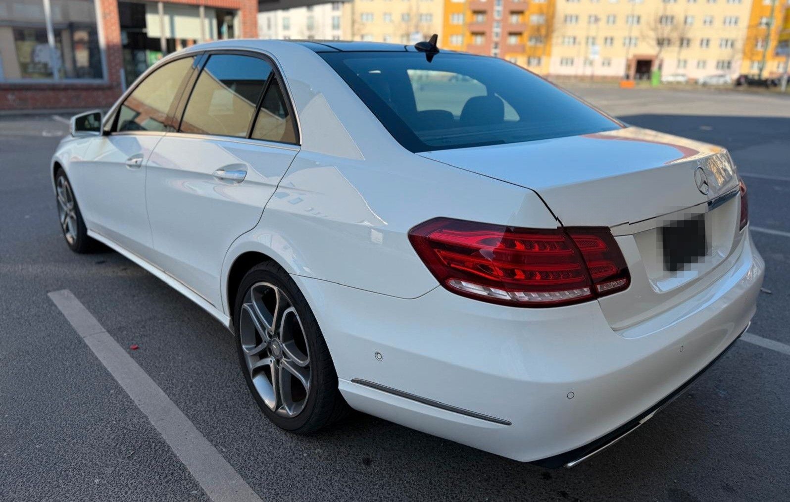 Mercedes-Benz E 400 Hybrid AVANTGARDE foto 5