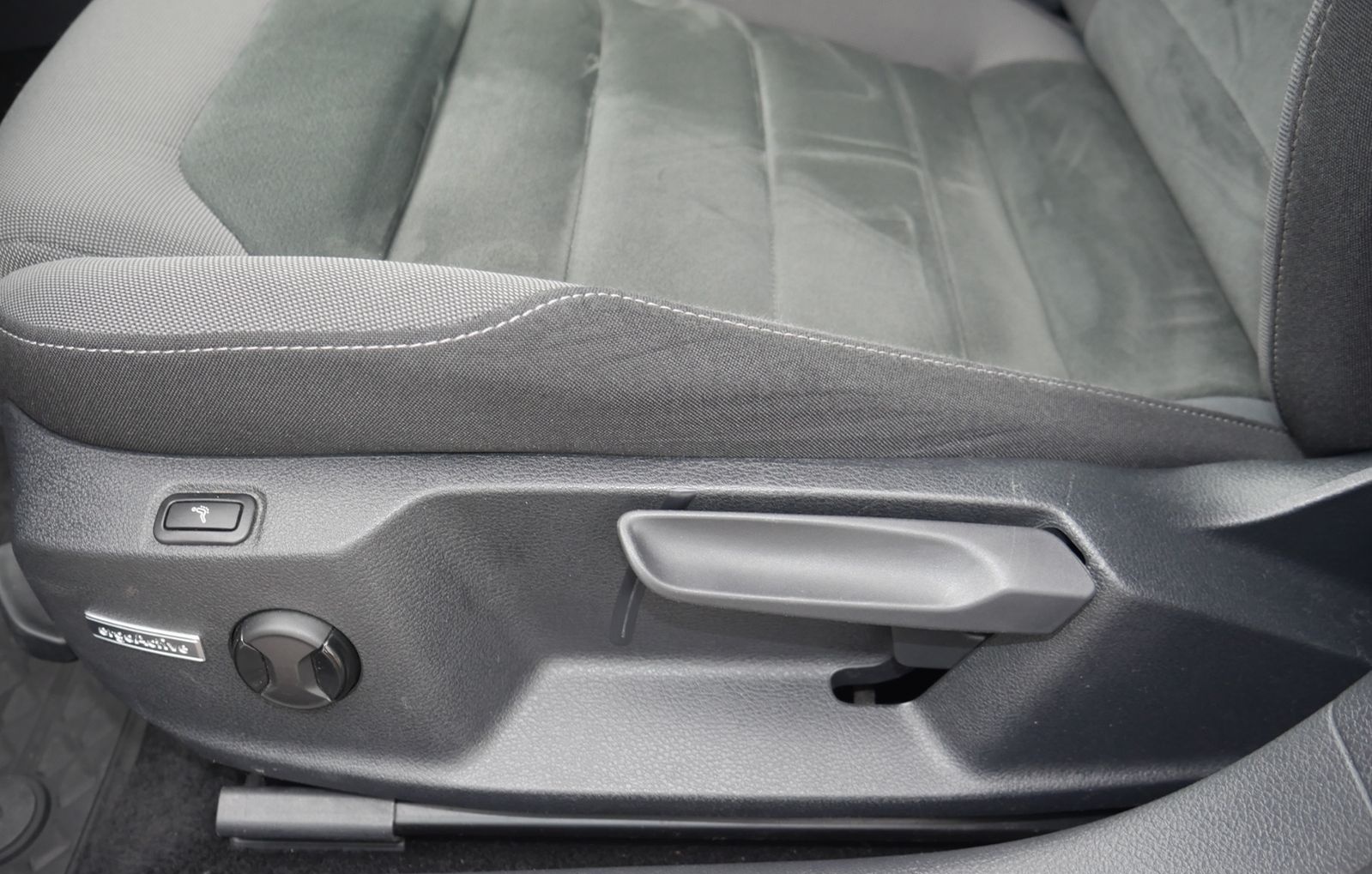 Volkswagen Golf VII Variant 2.0 TDI Comfortline NAVI ACC ST foto 12