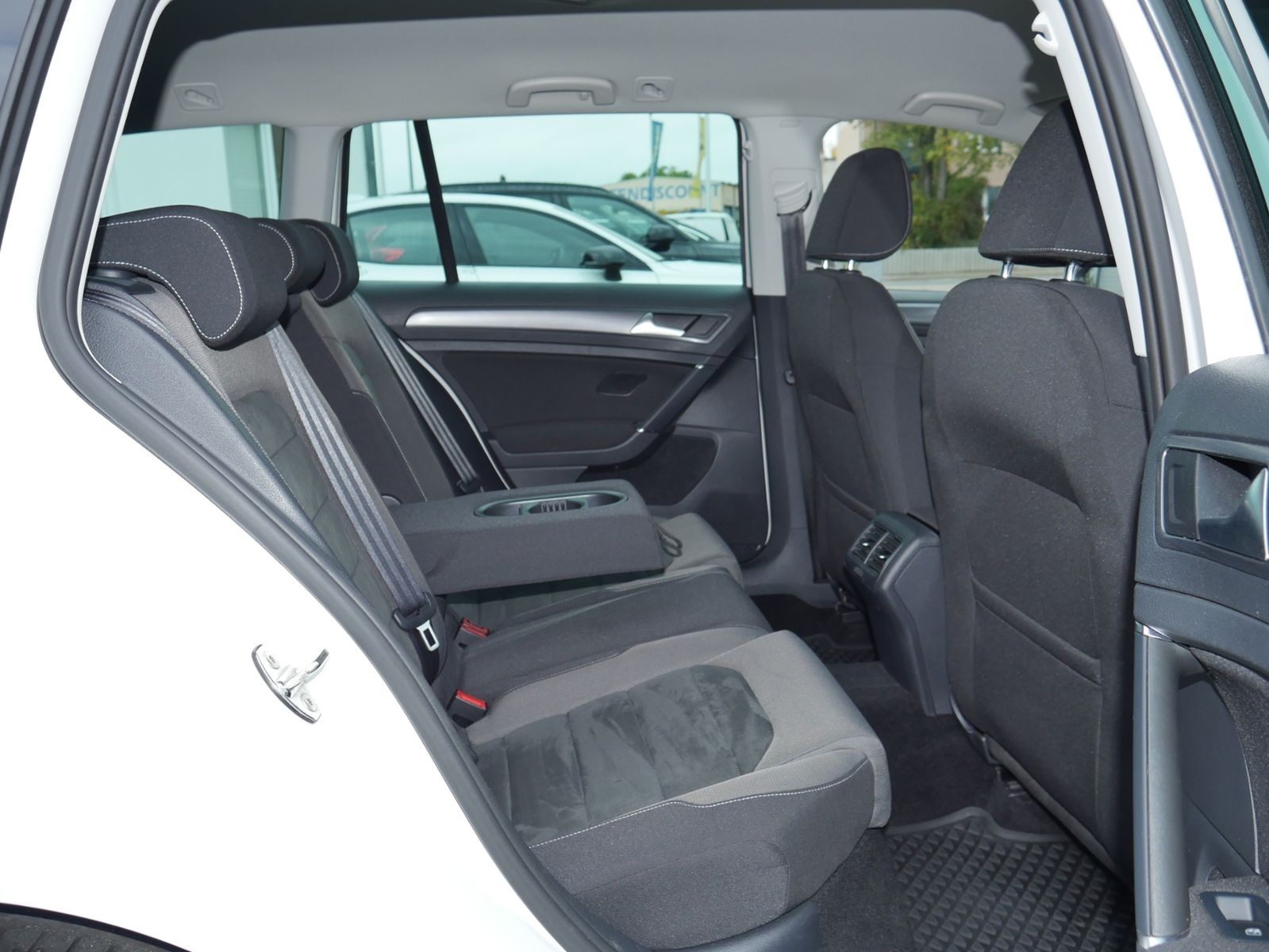 Volkswagen Golf VII Variant 2.0 TDI Comfortline NAVI ACC ST foto 5