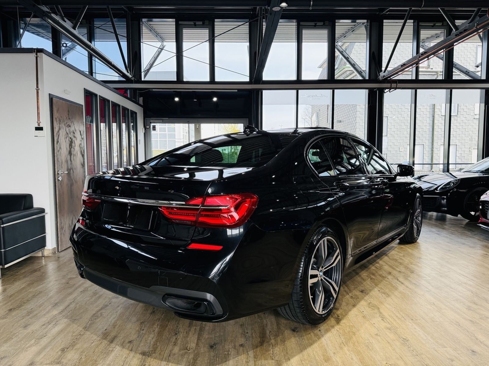BMW 730 d M-Sportpaket*G.SHD*HEADUP*KAMERA*MASSAGE foto 6
