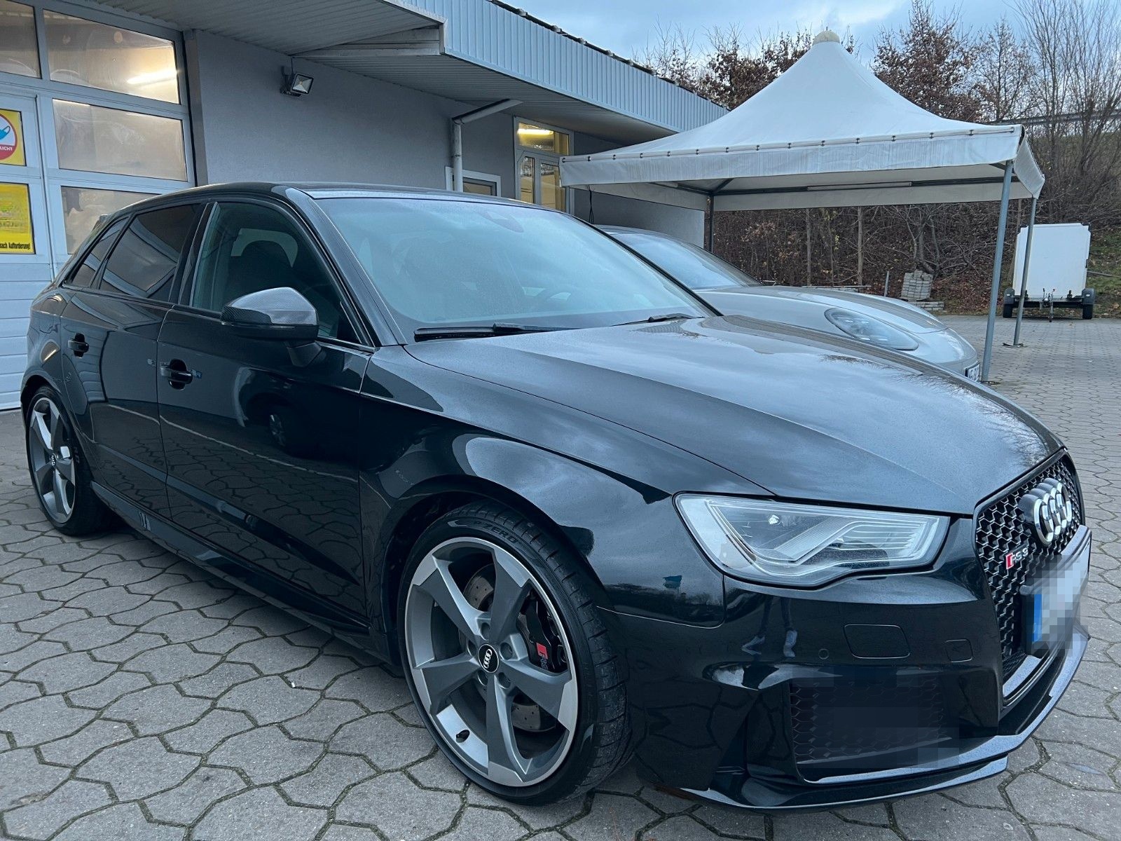 Audi RS3 Spb. 2.5 TFSI quattro 280 km/h Carbon VOLL! foto 2