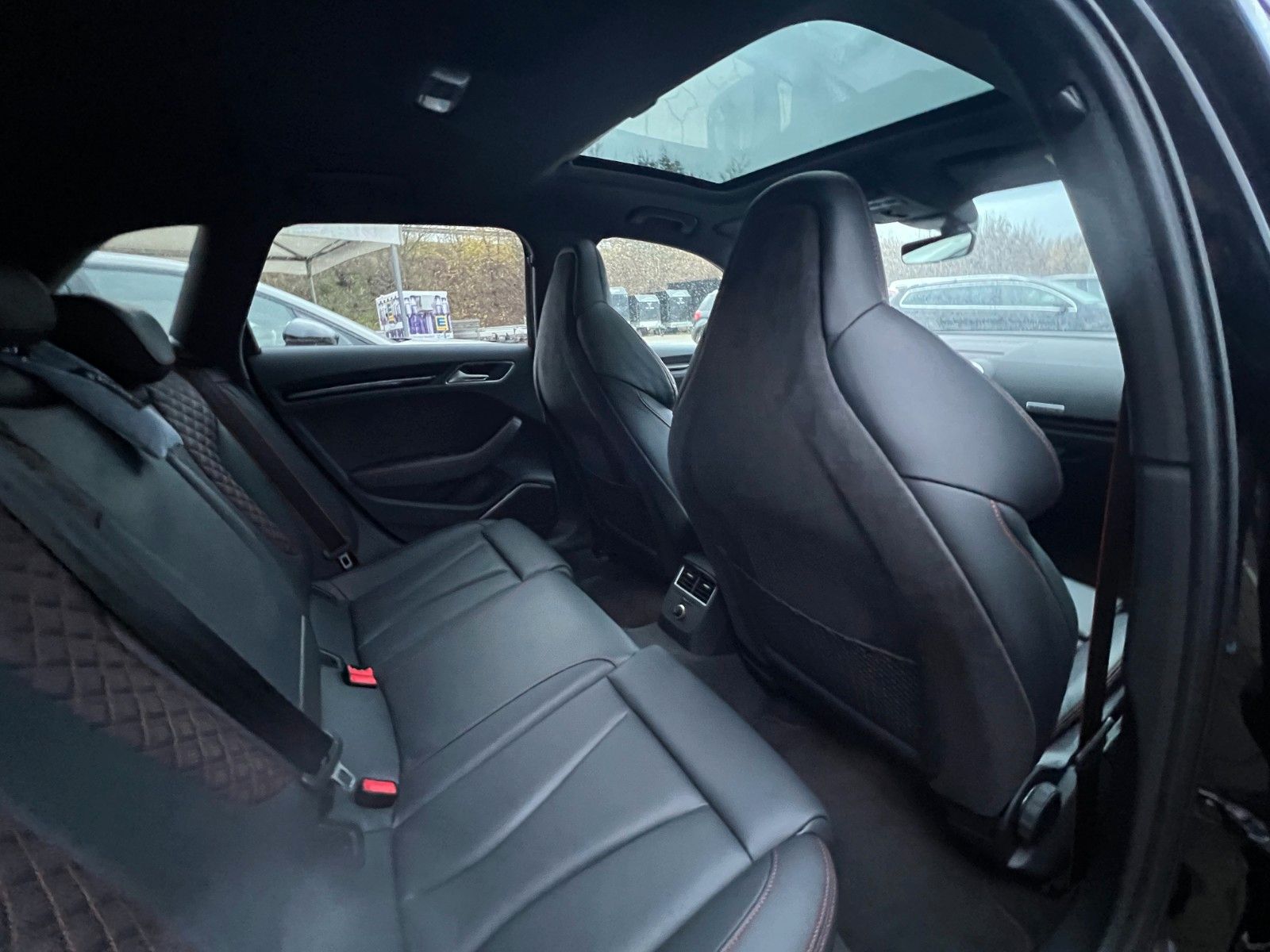 Audi RS3 Spb. 2.5 TFSI quattro 280 km/h Carbon VOLL! foto 14