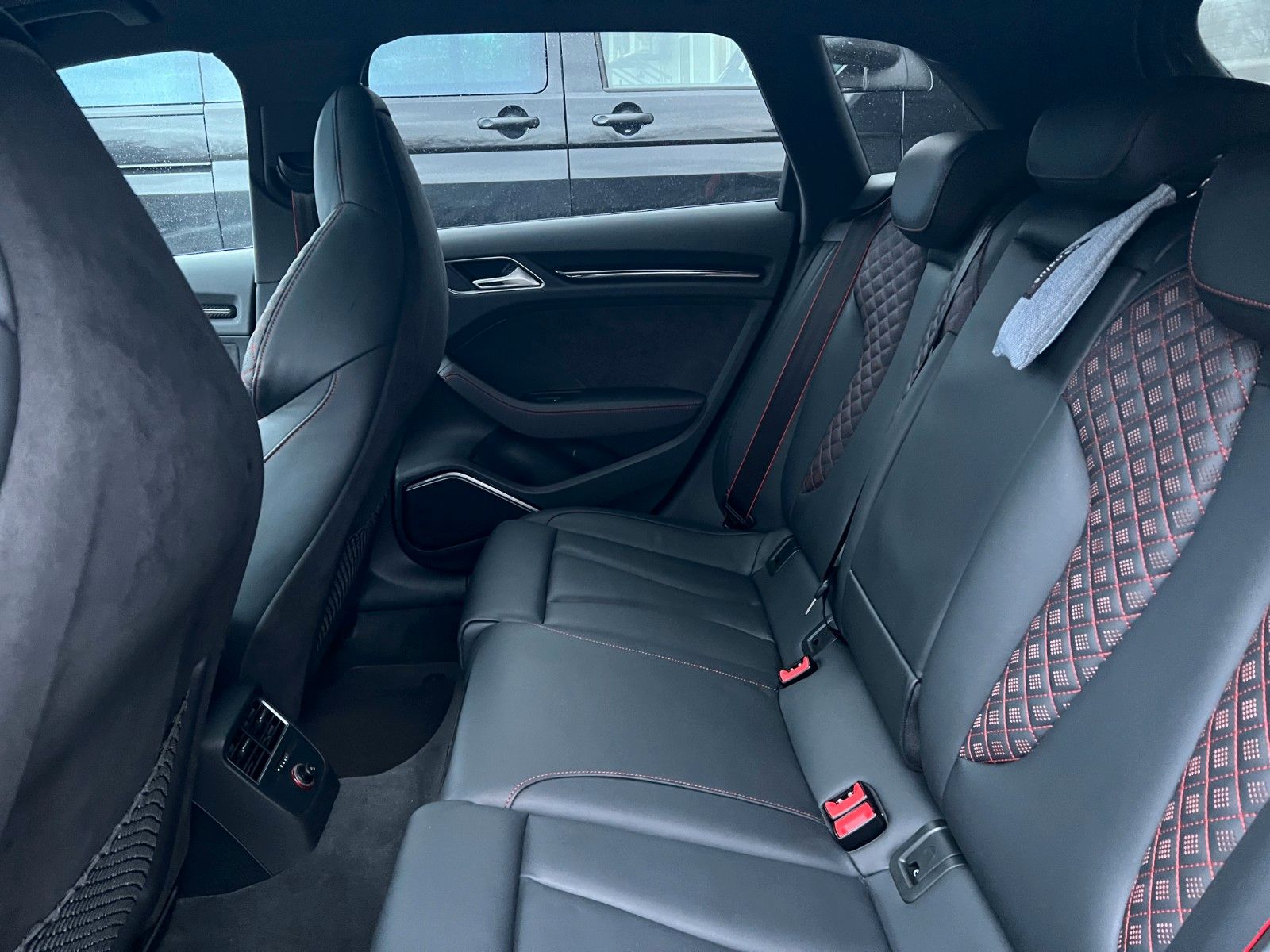 Audi RS3 Spb. 2.5 TFSI quattro 280 km/h Carbon VOLL! foto 9