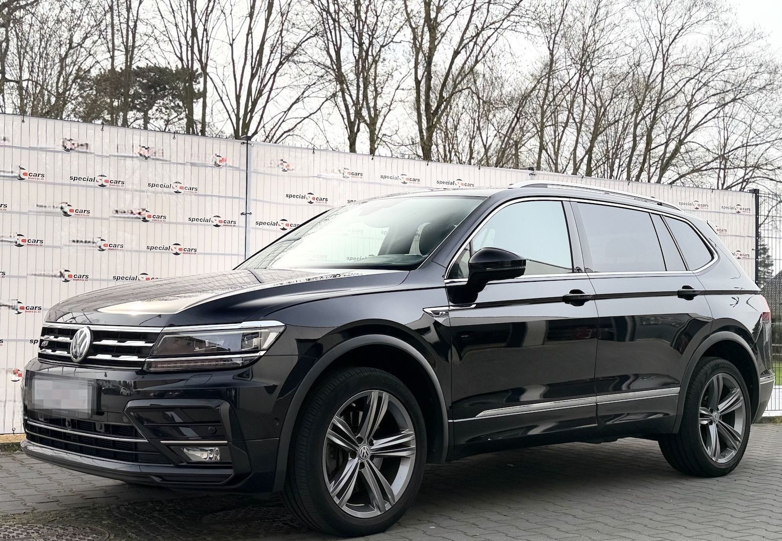 Volkswagen Tiguan Allspace R-LIne / 4Motion / Pano / Memory foto 2