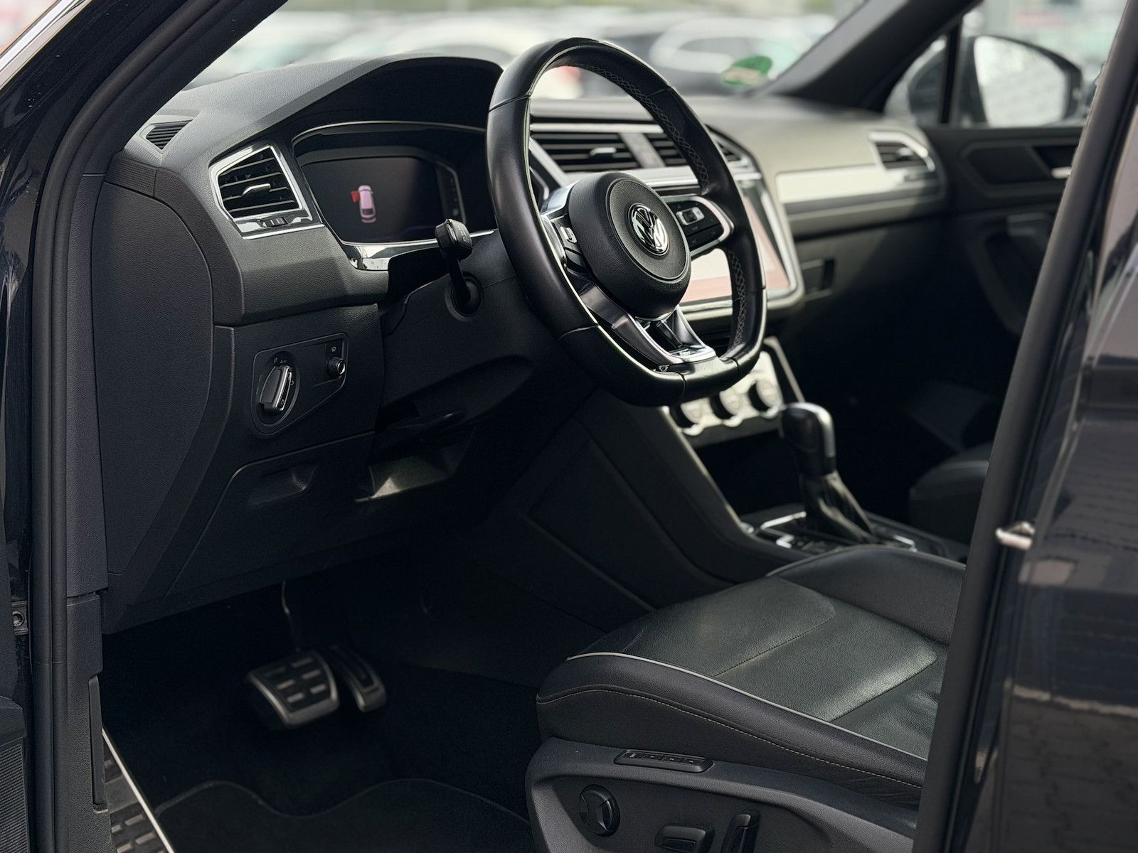 Volkswagen Tiguan Allspace R-LIne / 4Motion / Pano / Memory foto 15