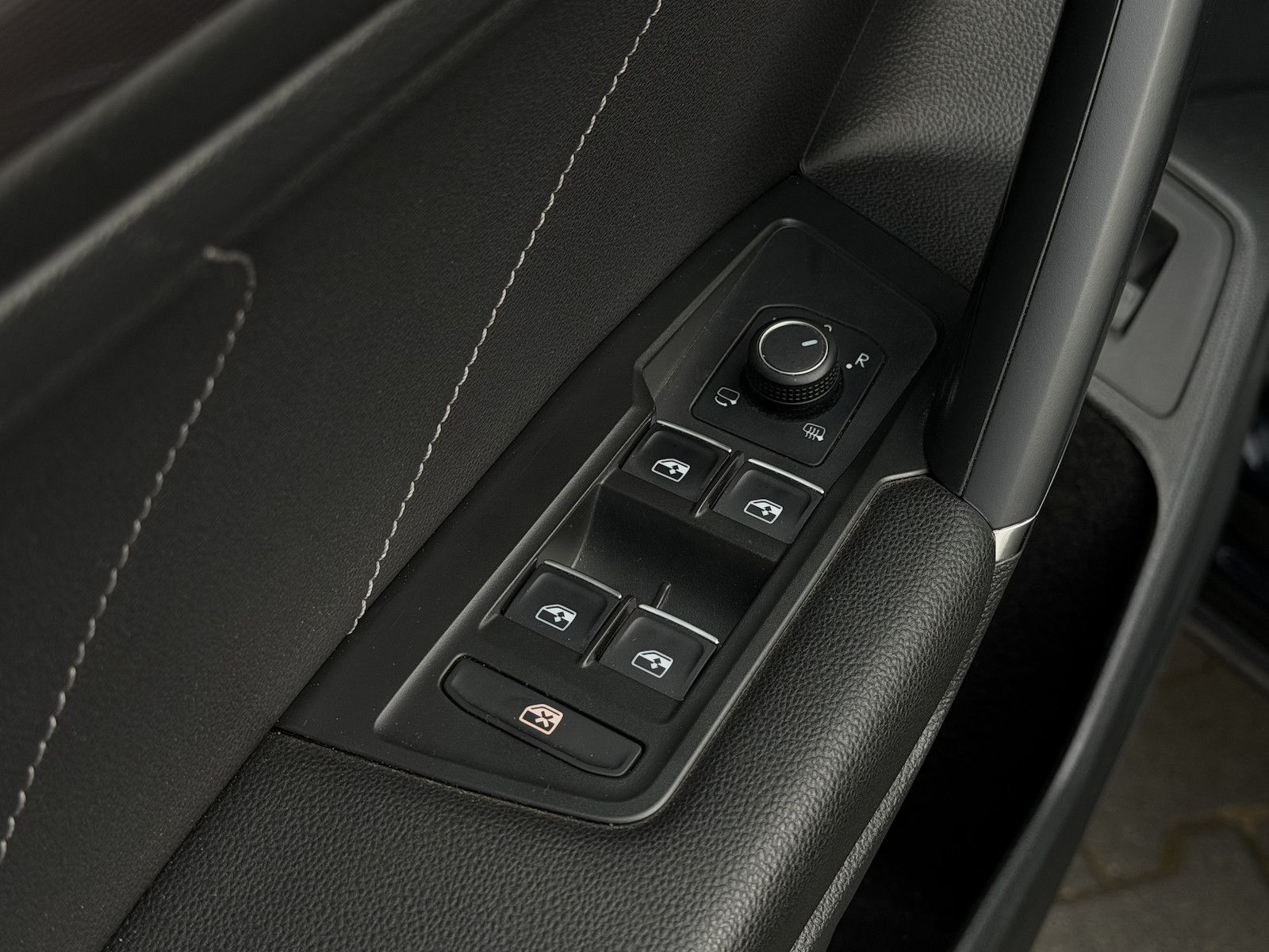 Volkswagen Tiguan Allspace R-LIne / 4Motion / Pano / Memory foto 17