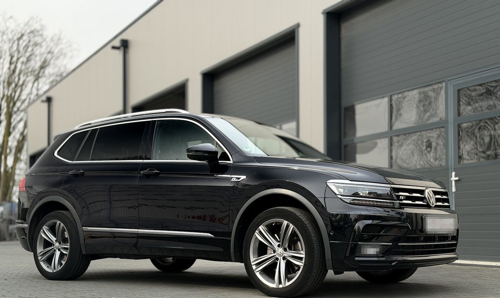 Volkswagen Tiguan Allspace R-LIne / 4Motion / Pano / Memory foto 3