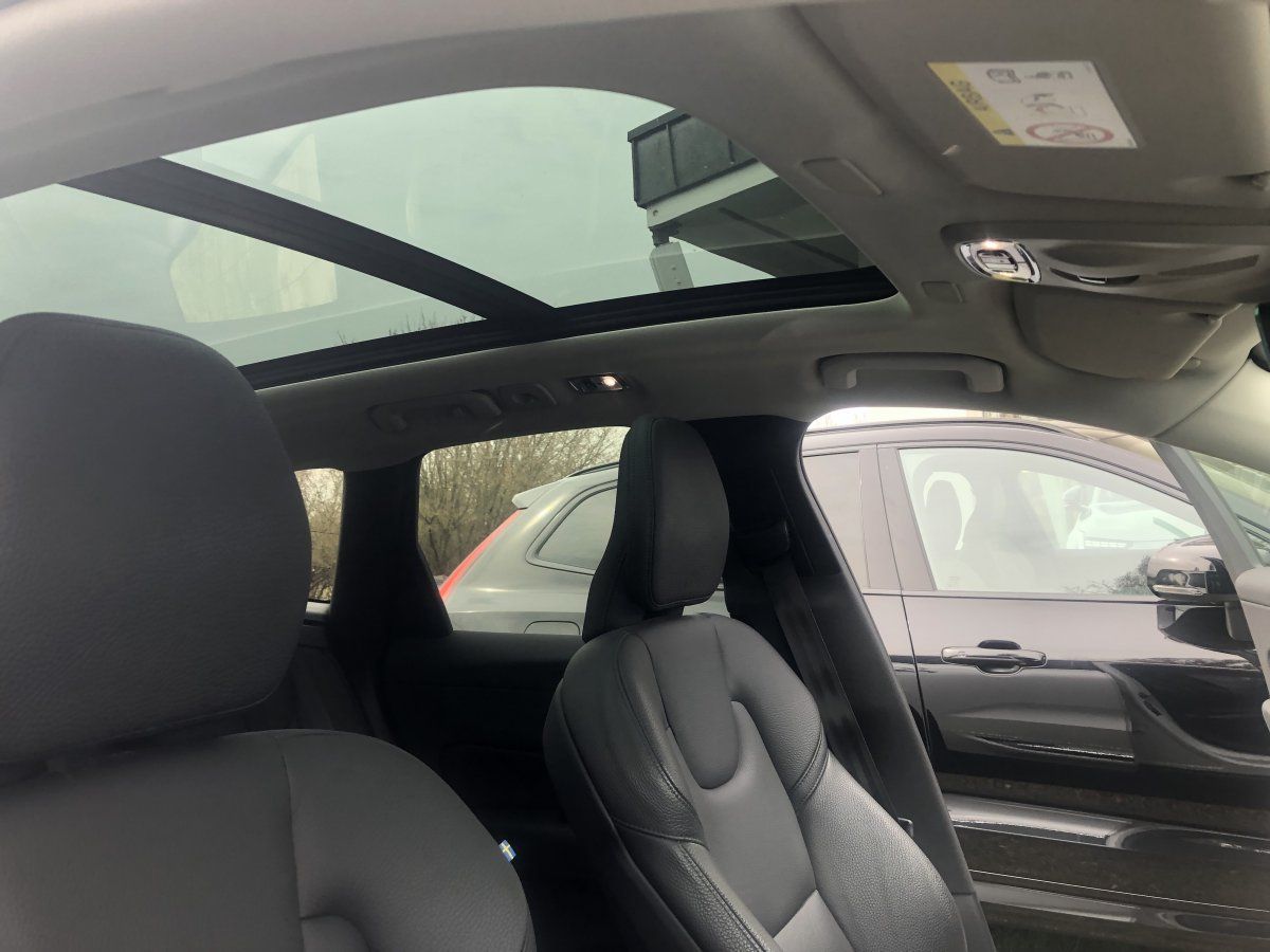 Volvo XC60 B4 Inscription Panoramdach Anhängerzug foto 11