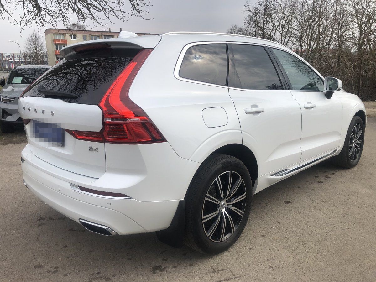 Volvo XC60 B4 Inscription Panoramdach Anhängerzug foto 3