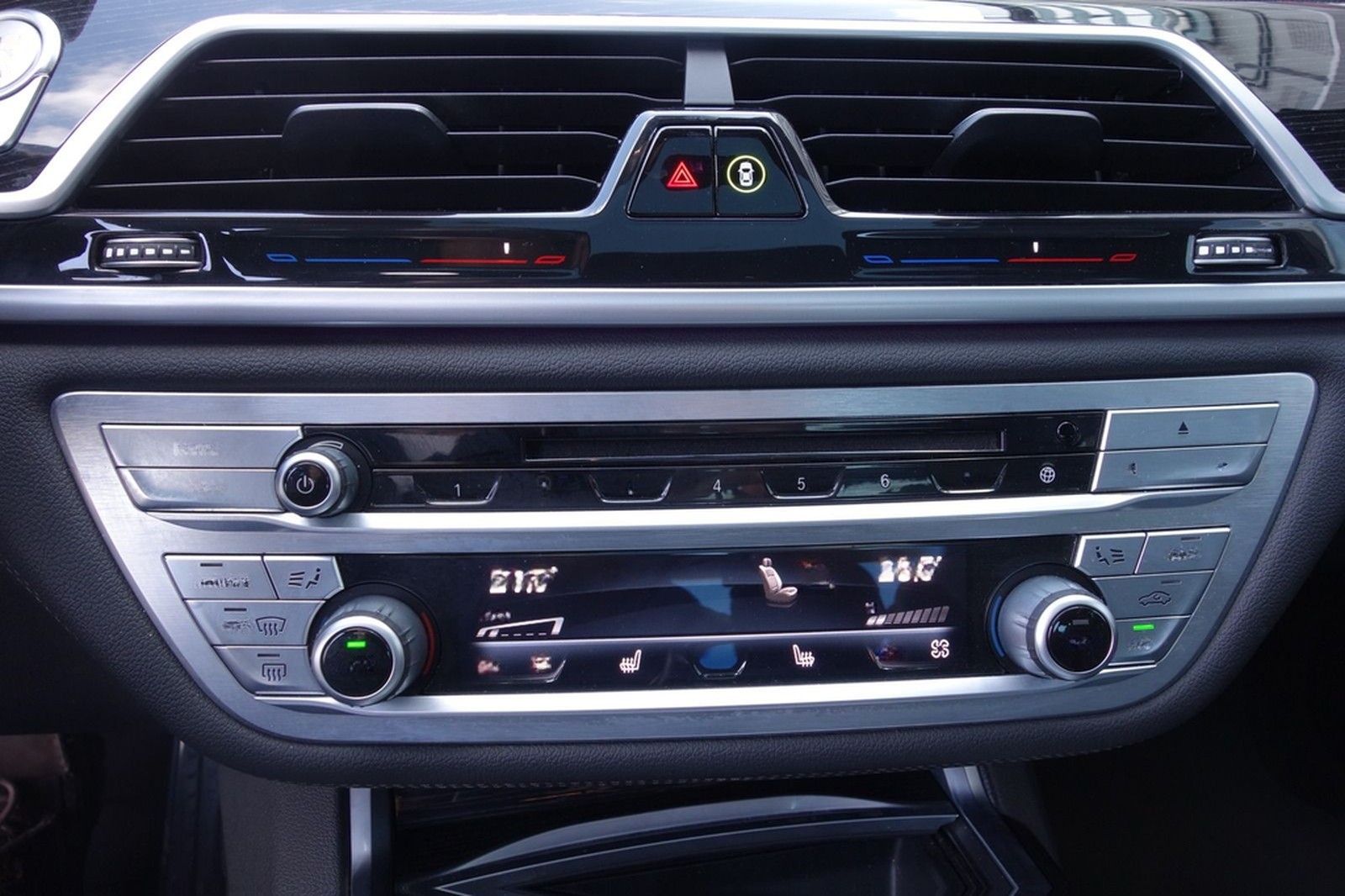 BMW 730 d xDrive M PAKET GSD/LUFT/ACC/TOTW/KAM foto 12
