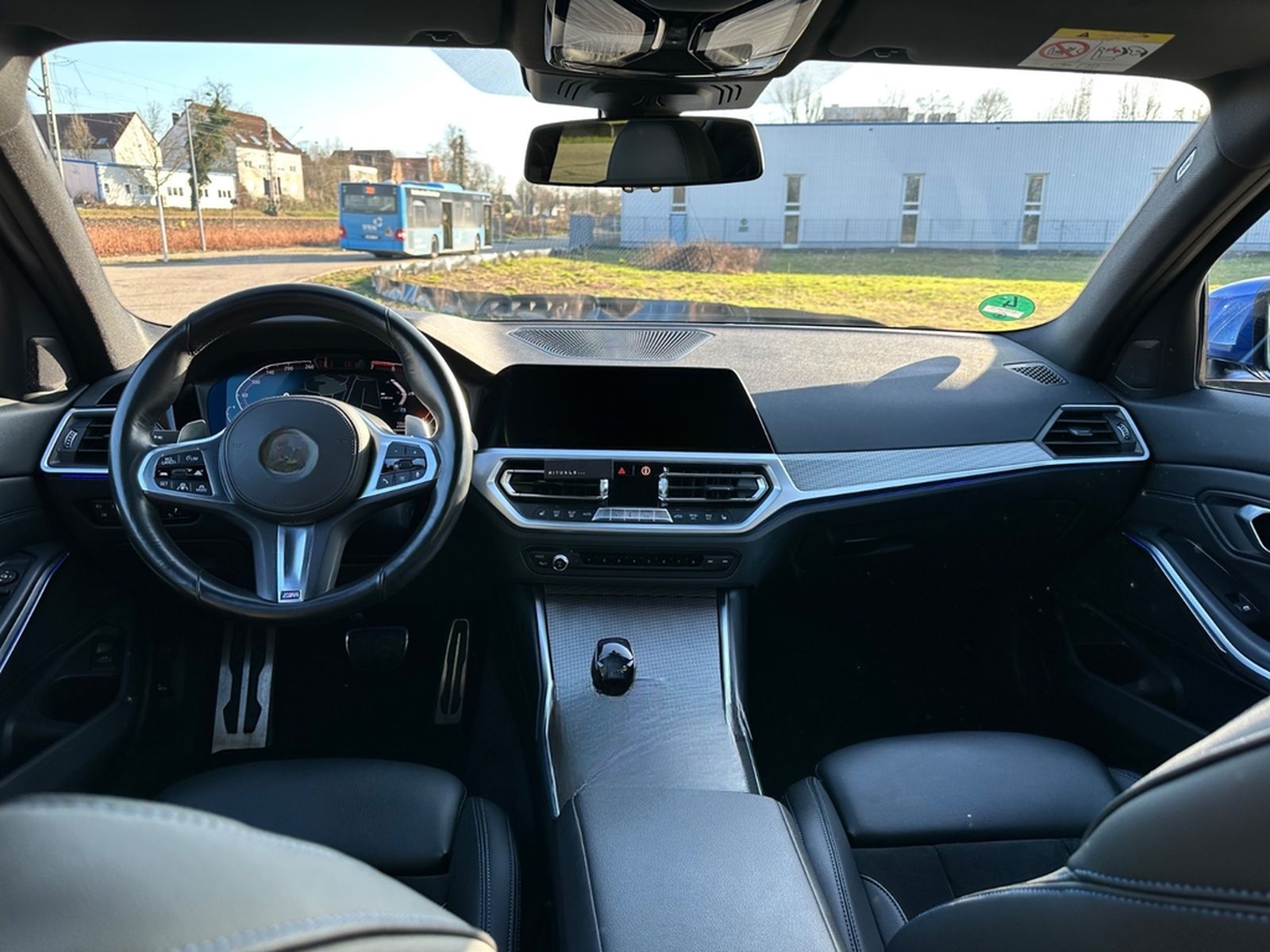 BMW 330i M Sport Automatic M Sport foto 3
