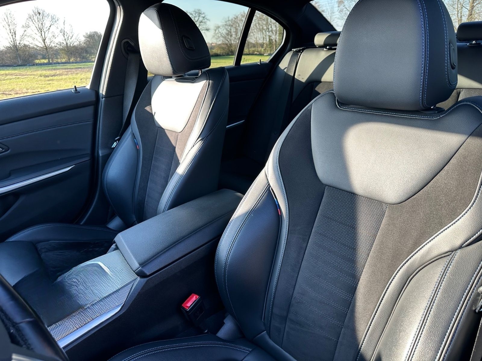 BMW 330i M Sport Automatic M Sport foto 4