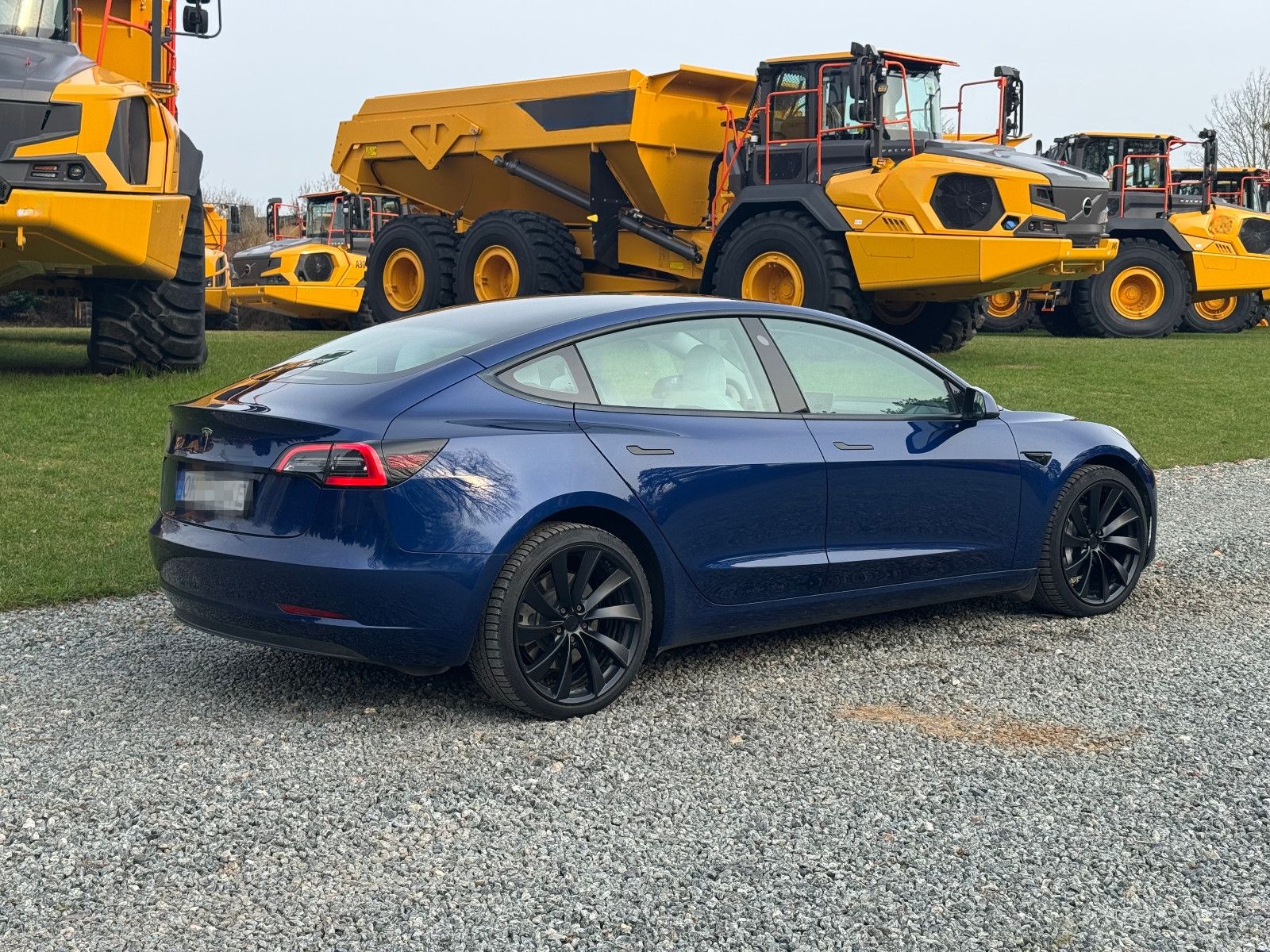 Tesla Model 3 Standard / 1. HD / 8-Fach / Weißes Leder foto 3