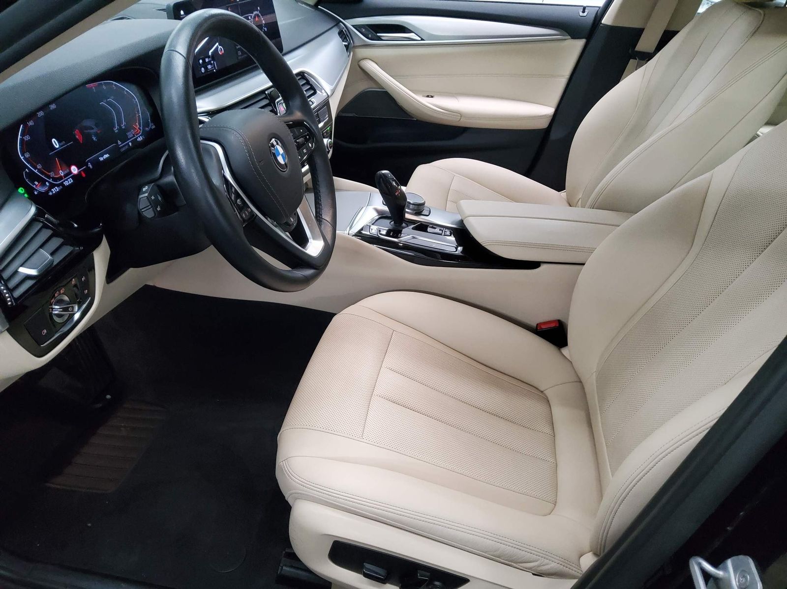 BMW 530iA Touring Leder Navi LC Pro H-K AHK LED+ RfK foto 9