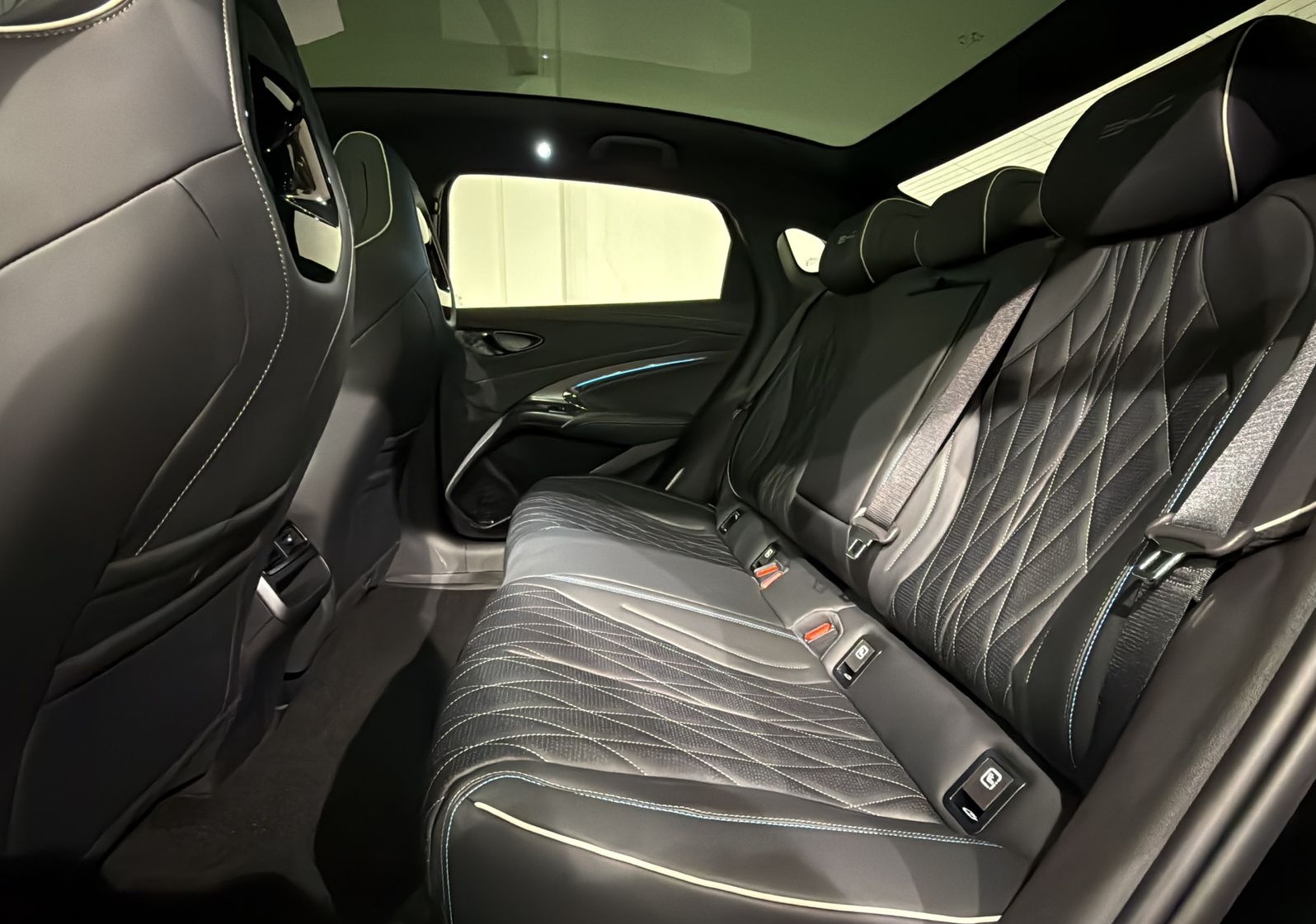 BYD Seal AWD Excellence PANO | 360° | LAS | HEAD UP foto 6