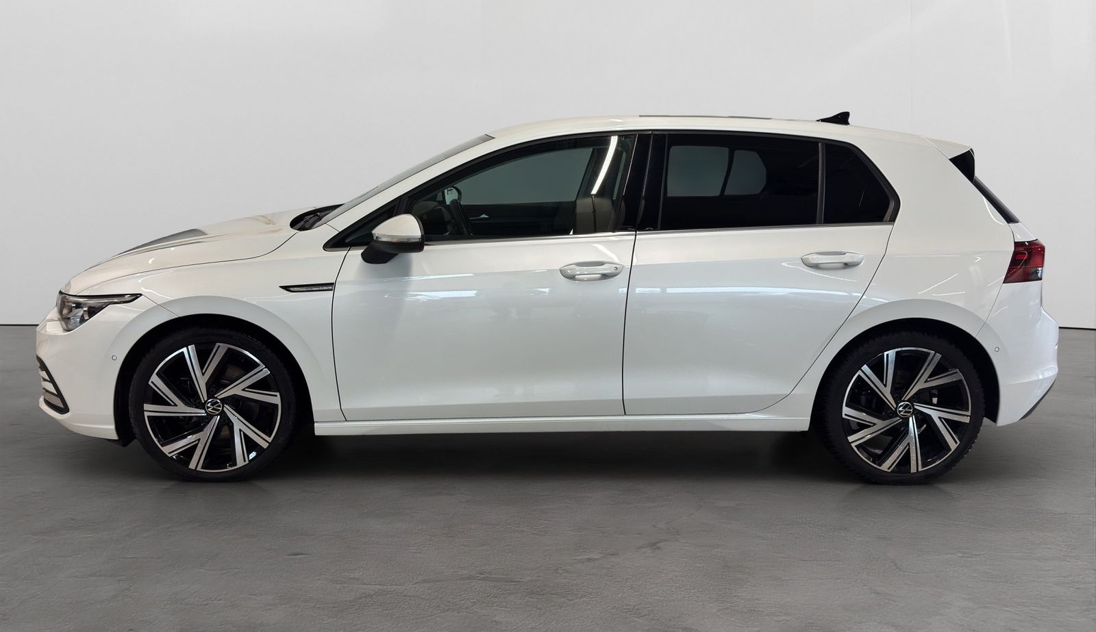Volkswagen Golf 2.0 TSI DSG Style LED NAVI 18 AHK ACC KAMER foto 6