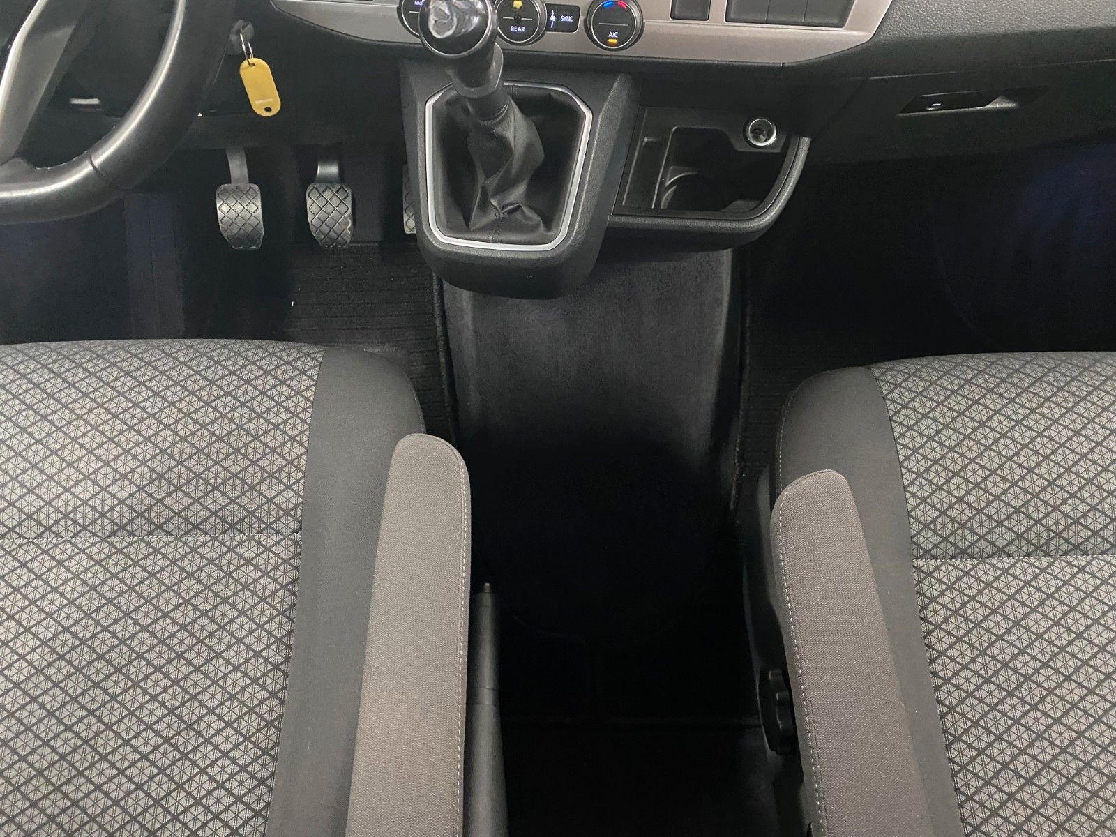 Volkswagen T6.1 Multivan Trendline 2,0l TDI 110kW 6-Gang foto 13