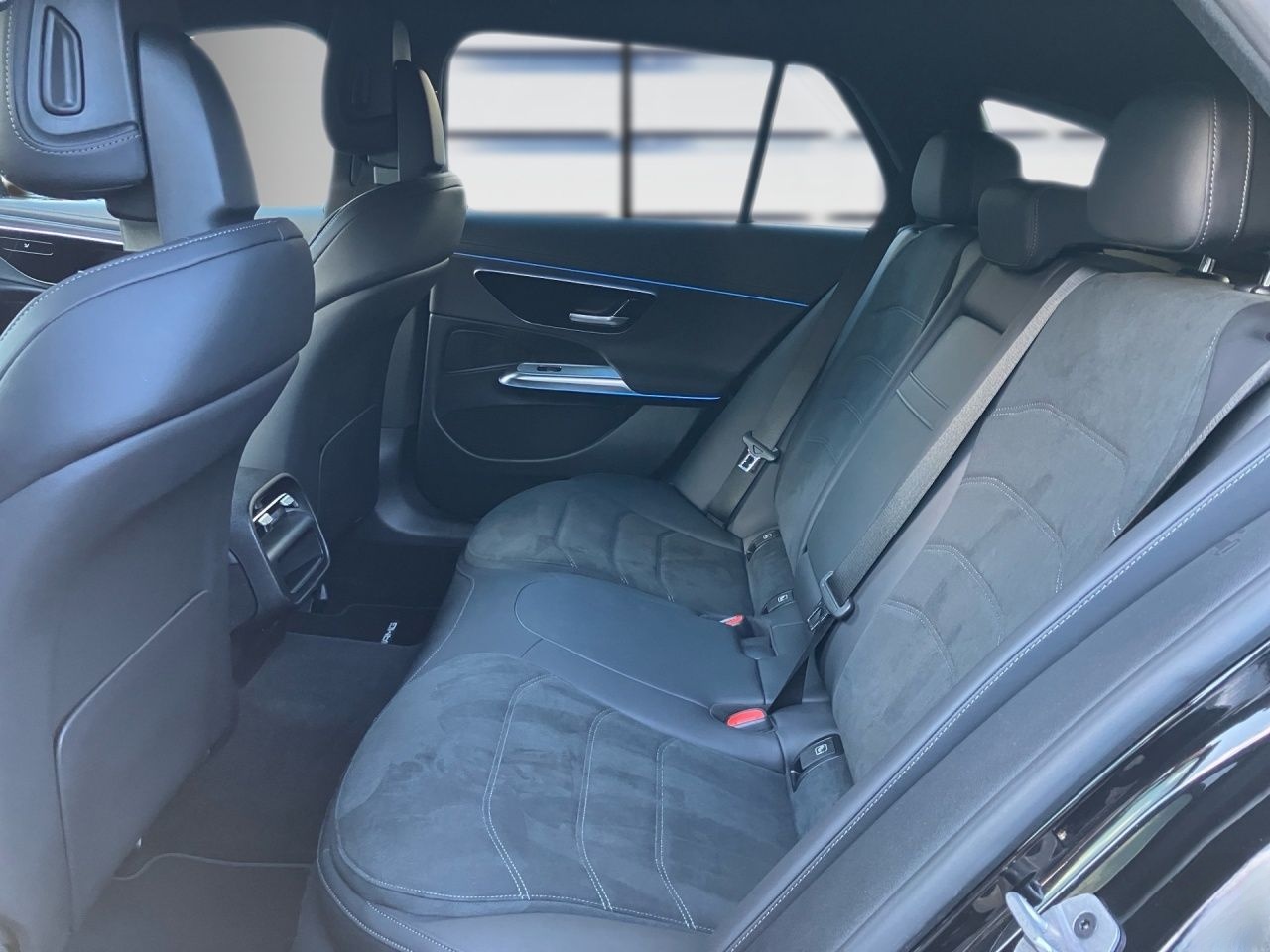 Mercedes-Benz E 220 d 4M T AMG AHK Night WinterP AmbientePlus foto 5