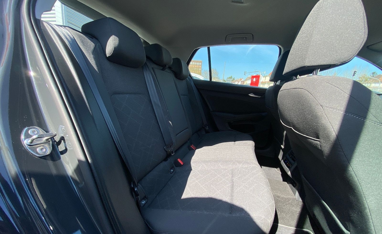 Volkswagen Golf VIII Lim. Life ACC/Virtual/Ambiente/Assiste foto 13