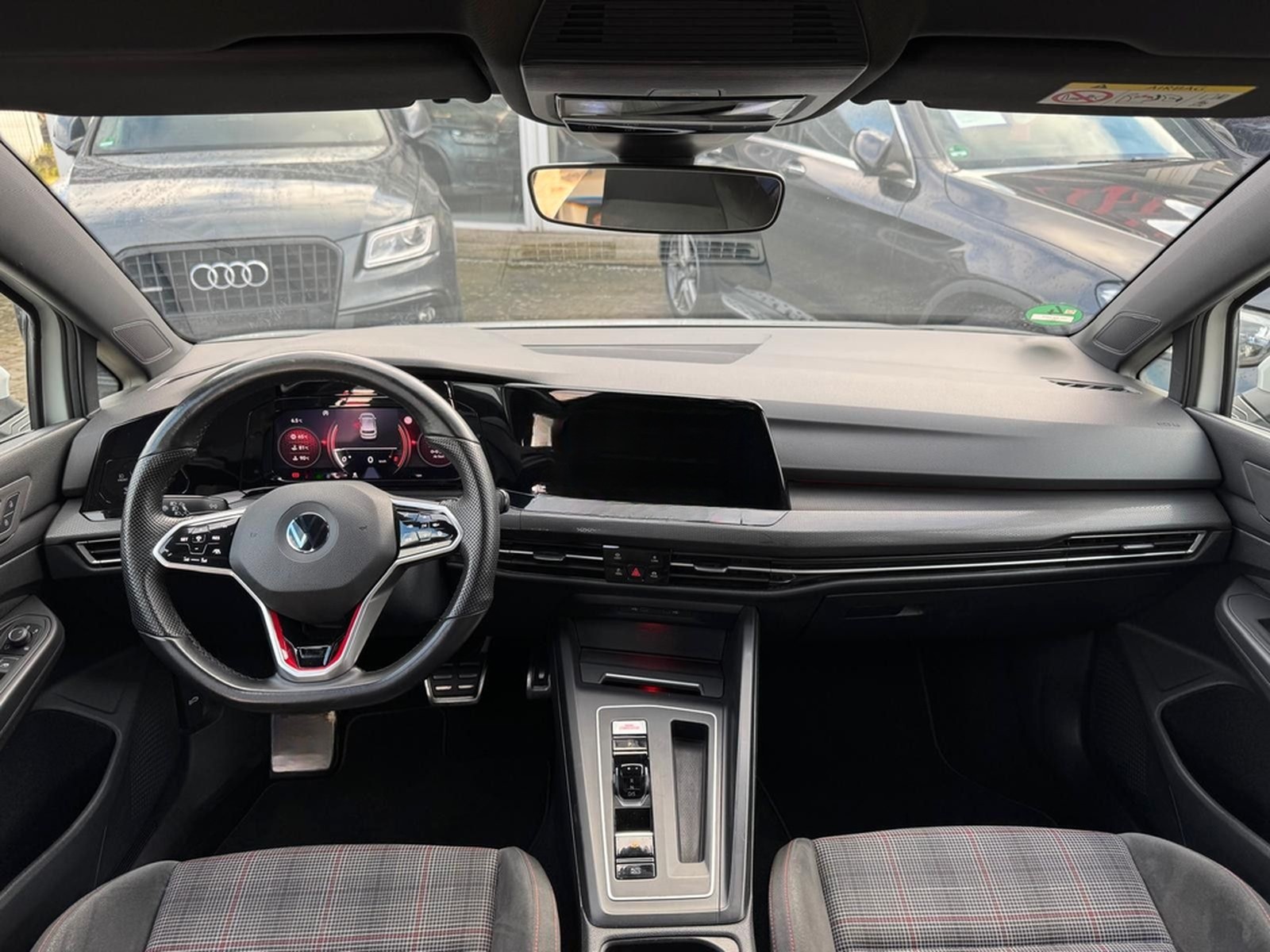 Volkswagen Golf VIII 2.0TSI Lim. GTI DSG*AMBIENTE*NAVI*DAB* foto 14