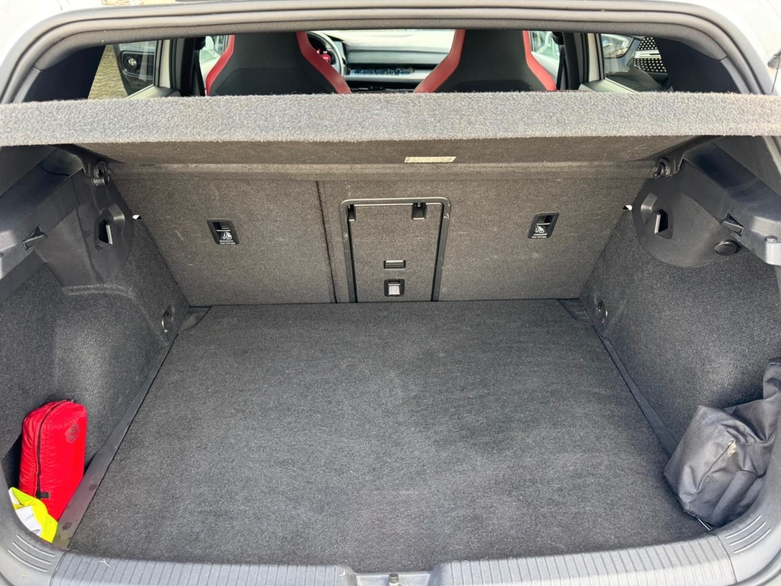 Volkswagen Golf VIII 2.0TSI Lim. GTI DSG*AMBIENTE*NAVI*DAB* foto 19