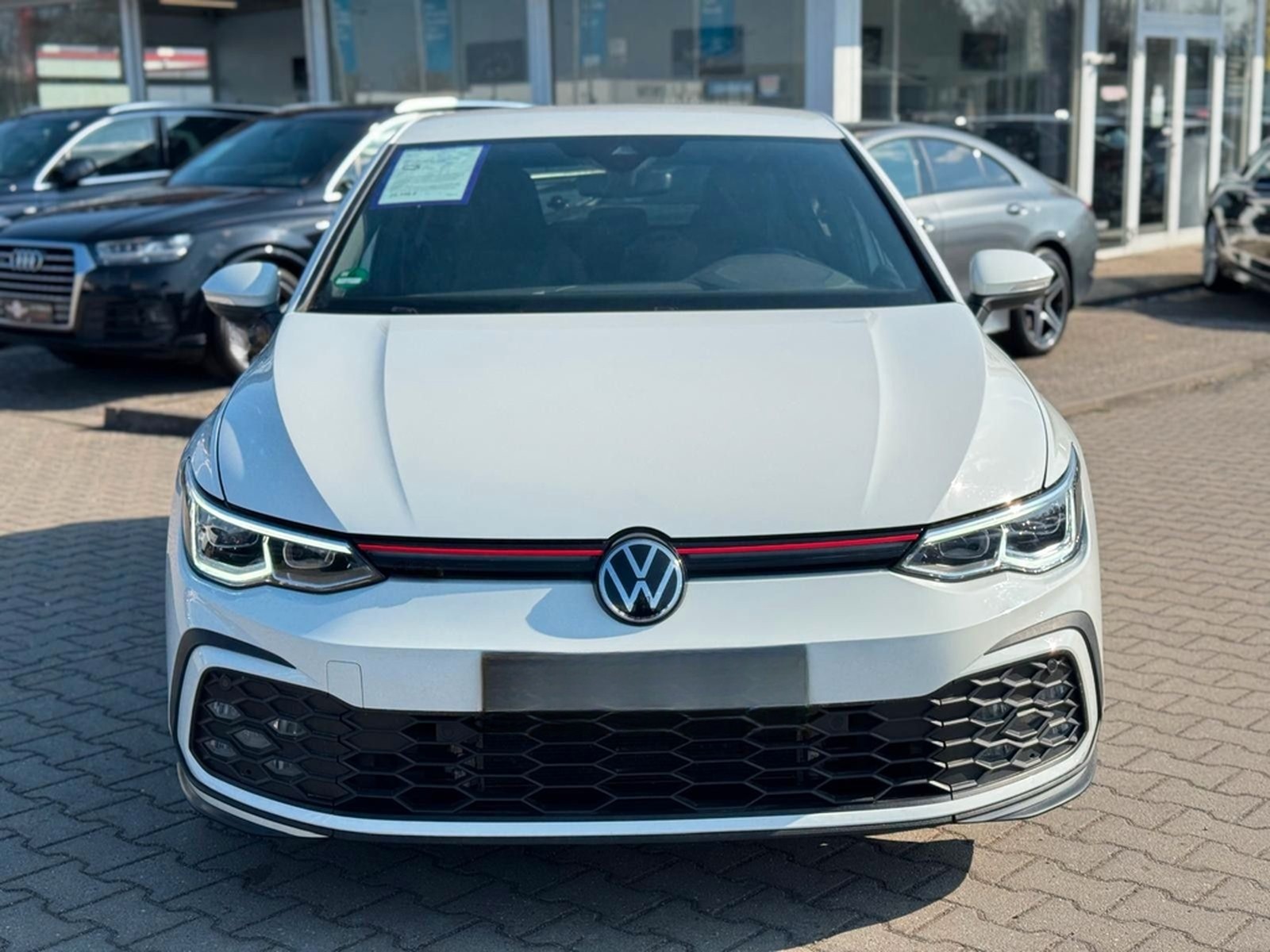 Volkswagen Golf VIII 2.0TSI Lim. GTI DSG*AMBIENTE*NAVI*DAB* foto 4