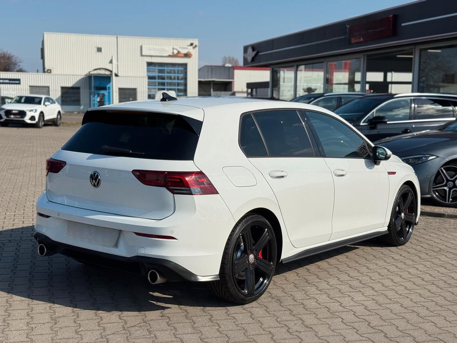 Volkswagen Golf VIII 2.0TSI Lim. GTI DSG*AMBIENTE*NAVI*DAB* foto 5