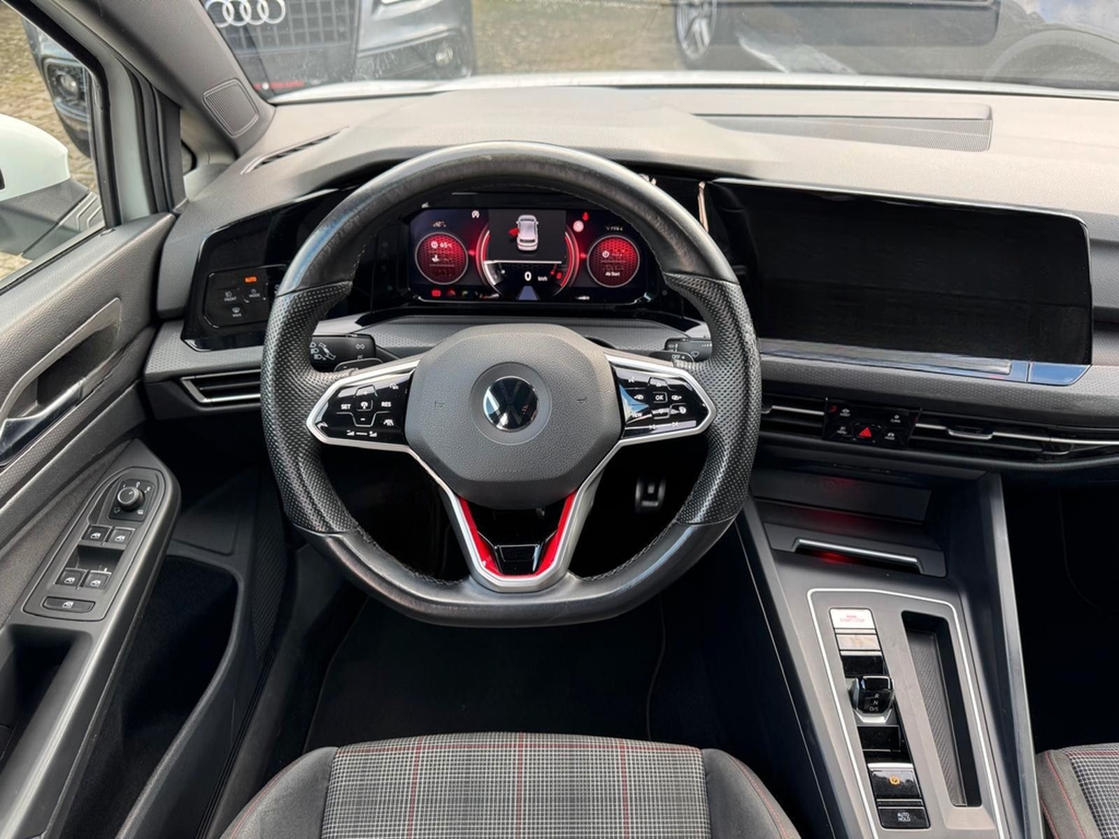Volkswagen Golf VIII 2.0TSI Lim. GTI DSG*AMBIENTE*NAVI*DAB* foto 10