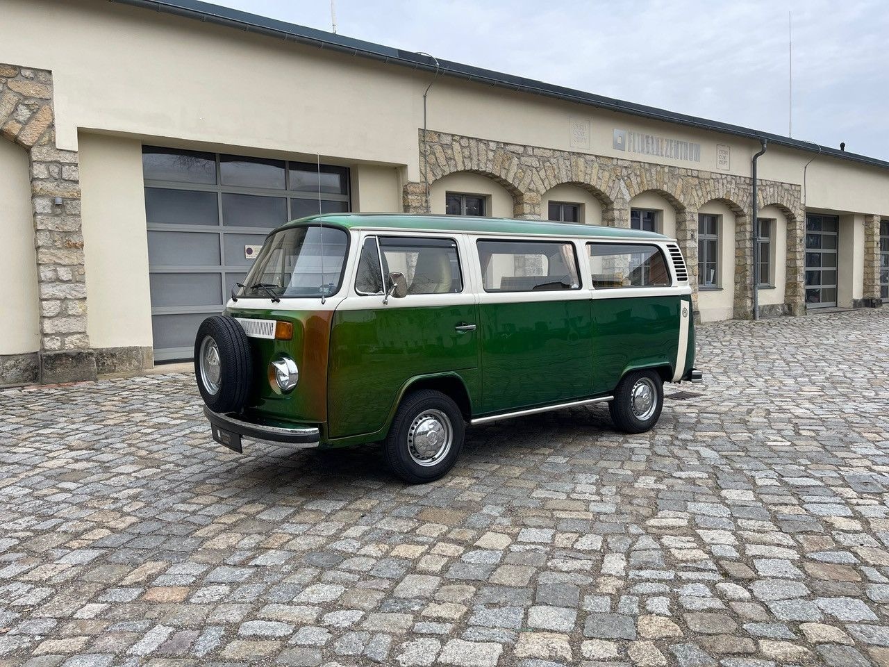 Volkswagen T2, 2l Flachmotor, sehr guter Zustand foto 2