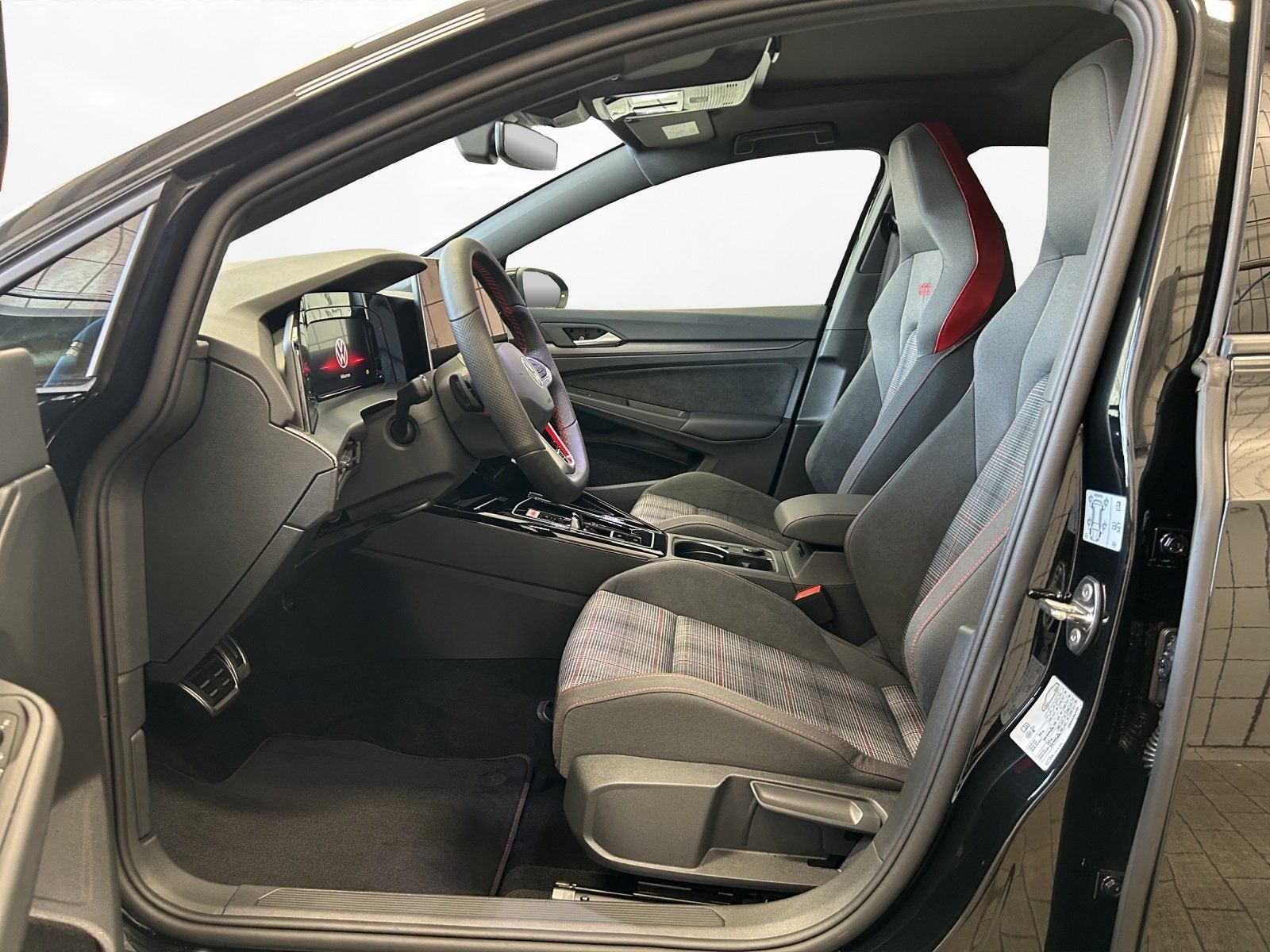 Volkswagen Golf VIII GTI 2.0 TSI DSG | PANO | LED | NAVI | foto 8