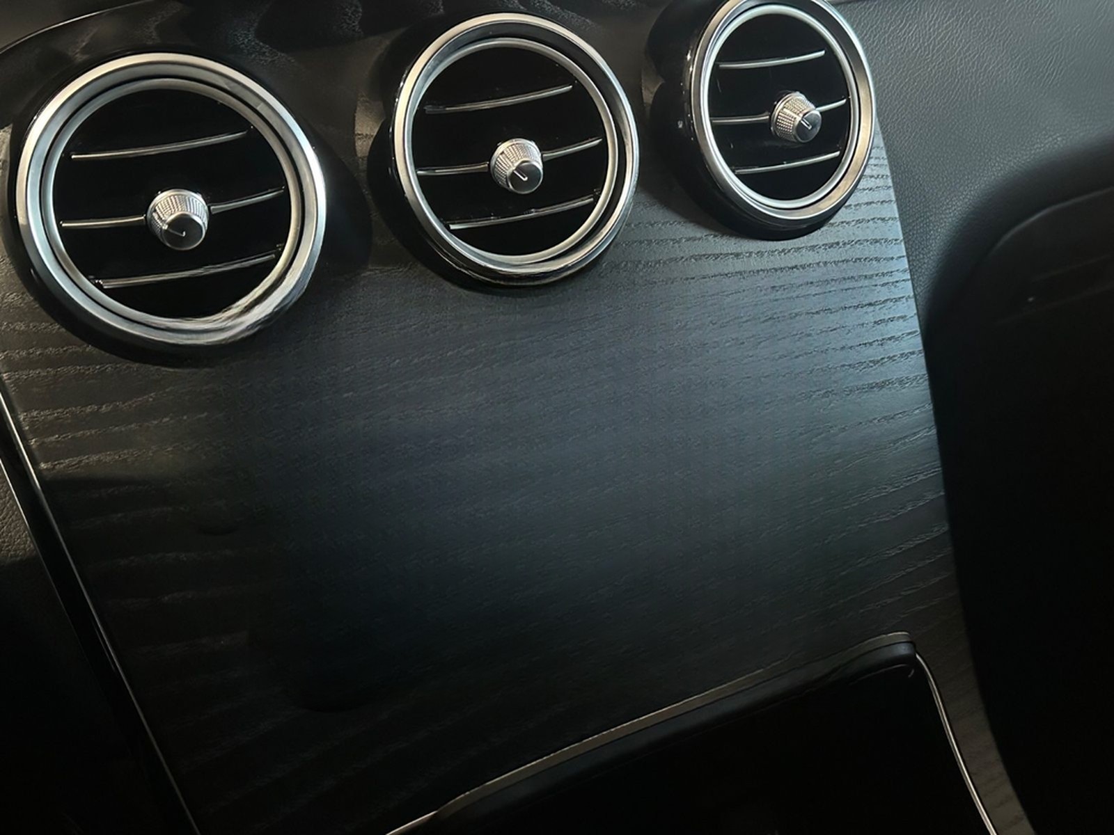 Mercedes-Benz GLC 250 4Matic Coupe*AMG-Line,Night,360°,AHK,LED foto 33