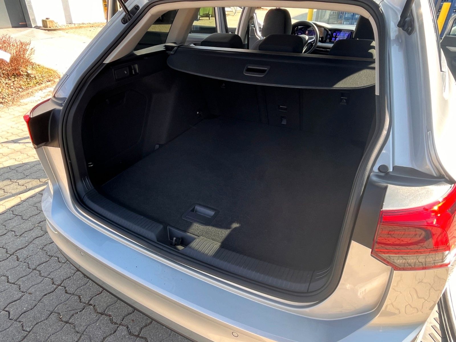 Volkswagen Golf 2.0 TDI SCR DSG Life Variant mit Garantie foto 11