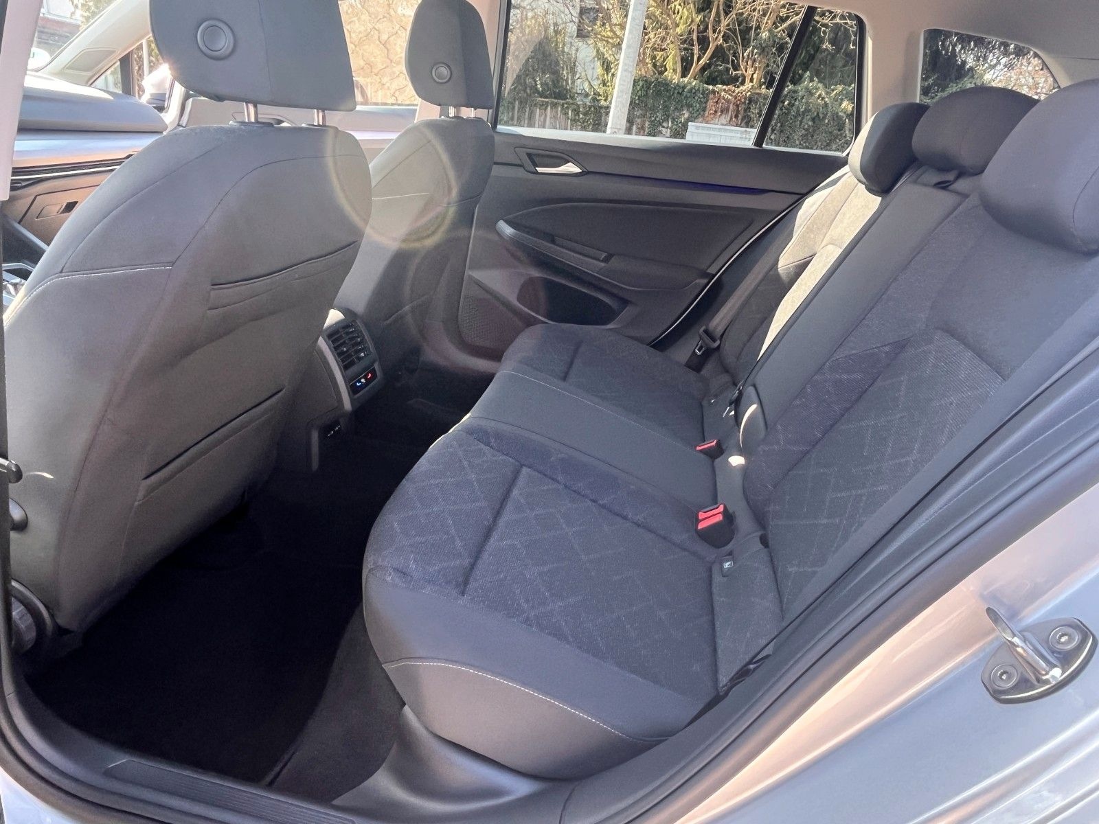 Volkswagen Golf 2.0 TDI SCR DSG Life Variant mit Garantie foto 12