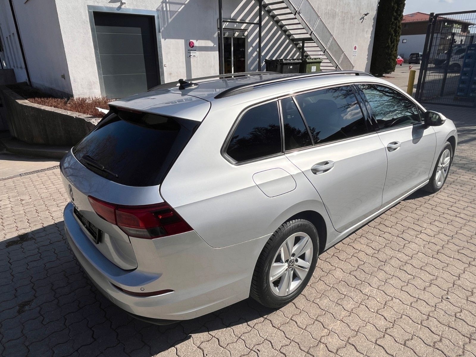 Volkswagen Golf 2.0 TDI SCR DSG Life Variant mit Garantie foto 3