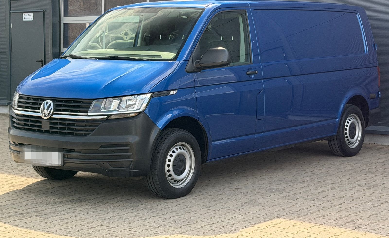 Volkswagen T6.1 Transporter lang*3 Sitze*Klima*AHK*1. Hand* foto 2